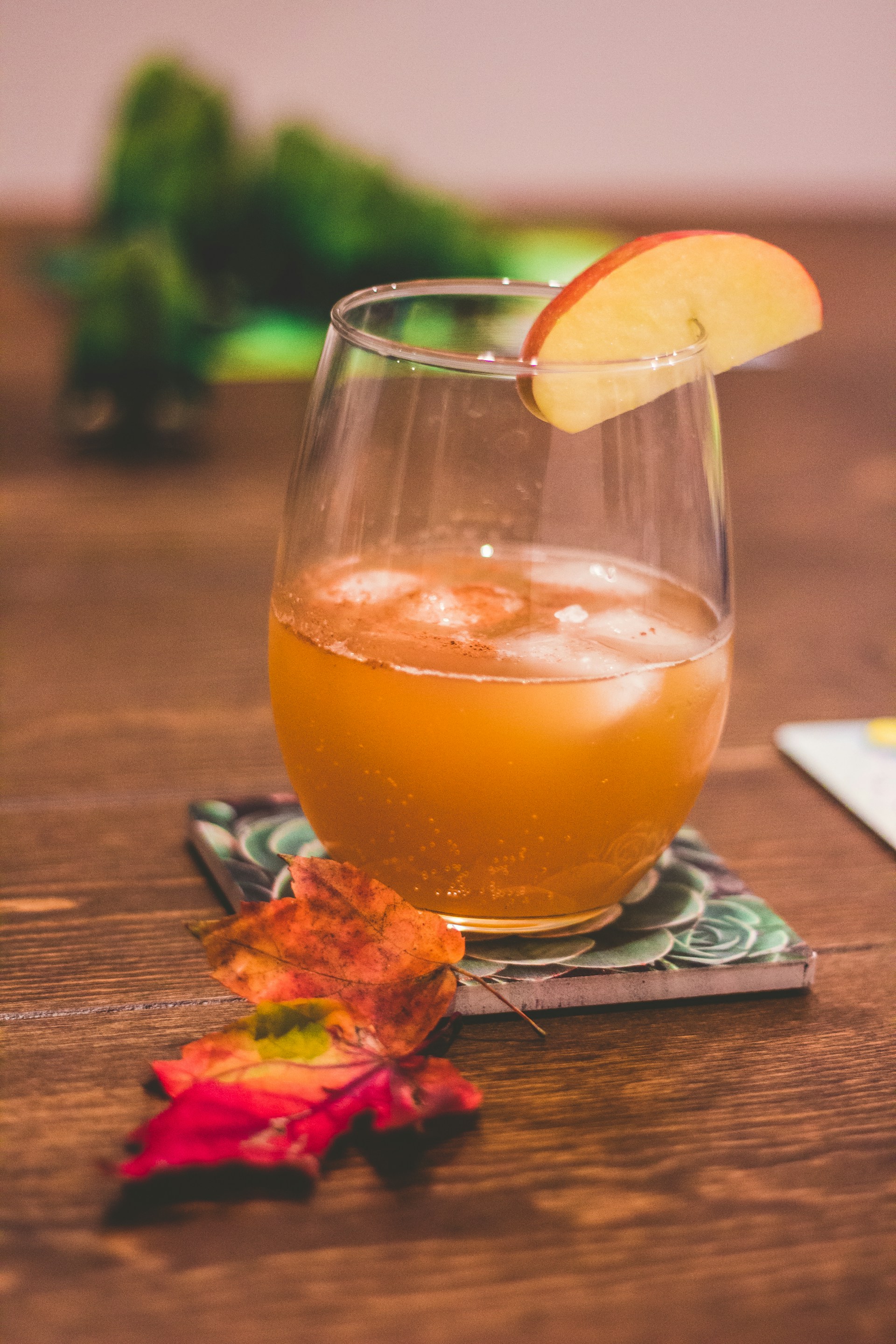 Un vaso de zumo de manzana | Fuente: Unsplash