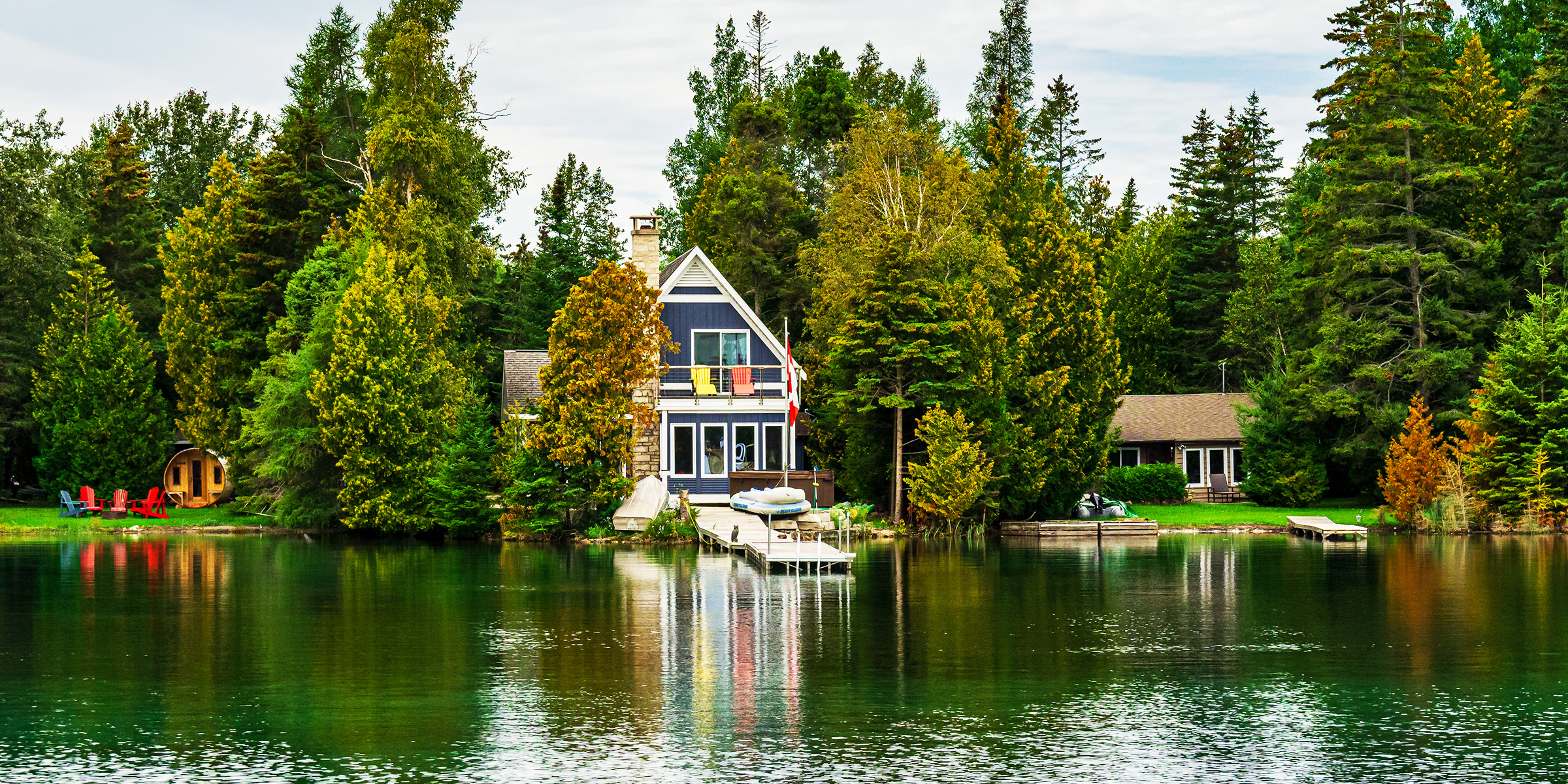 Una casa en el lago | Fuente: Shutterstock