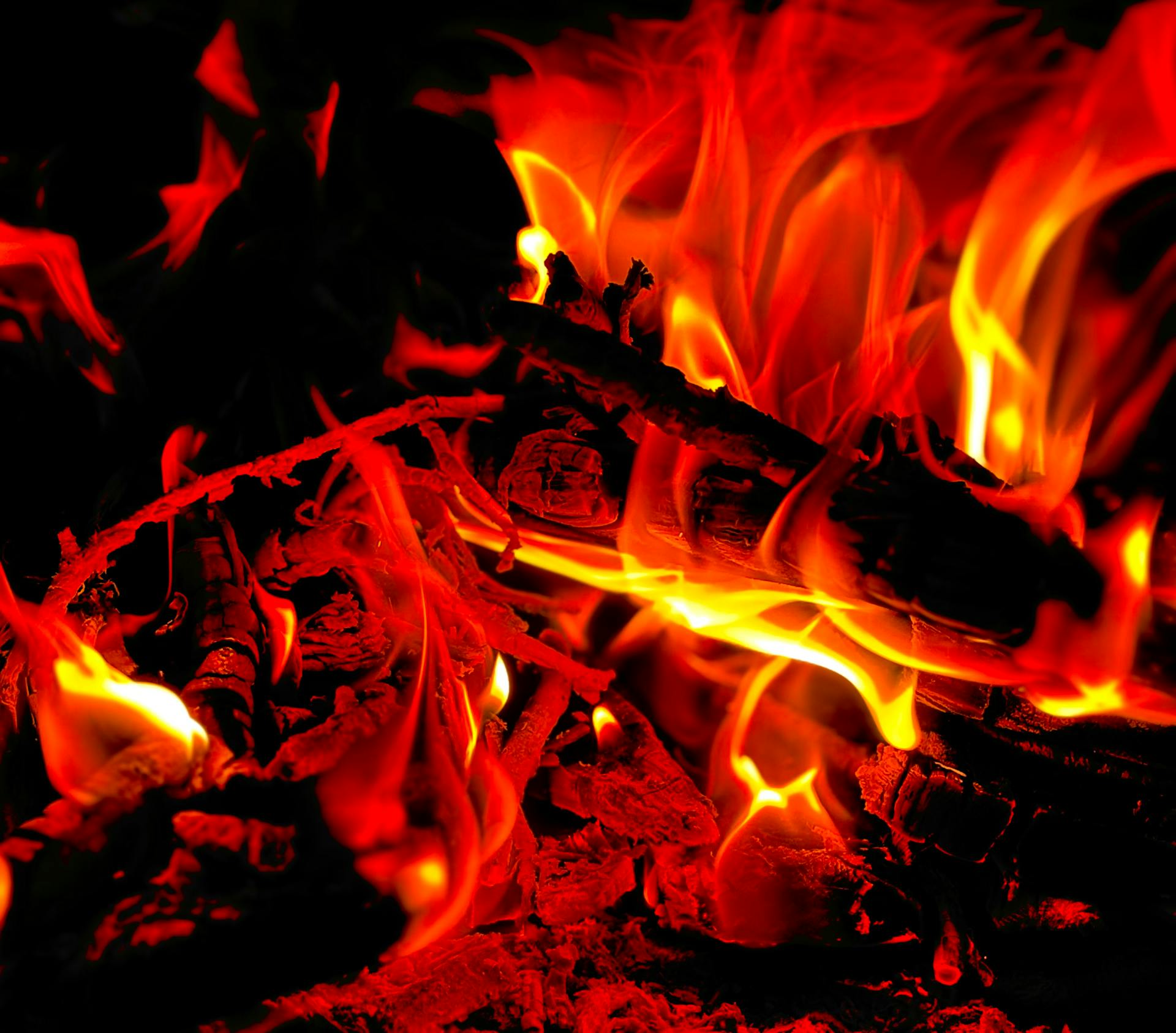 Un primer plano de fuego ardiendo con llamas incandescentes | Fuente: Pexels