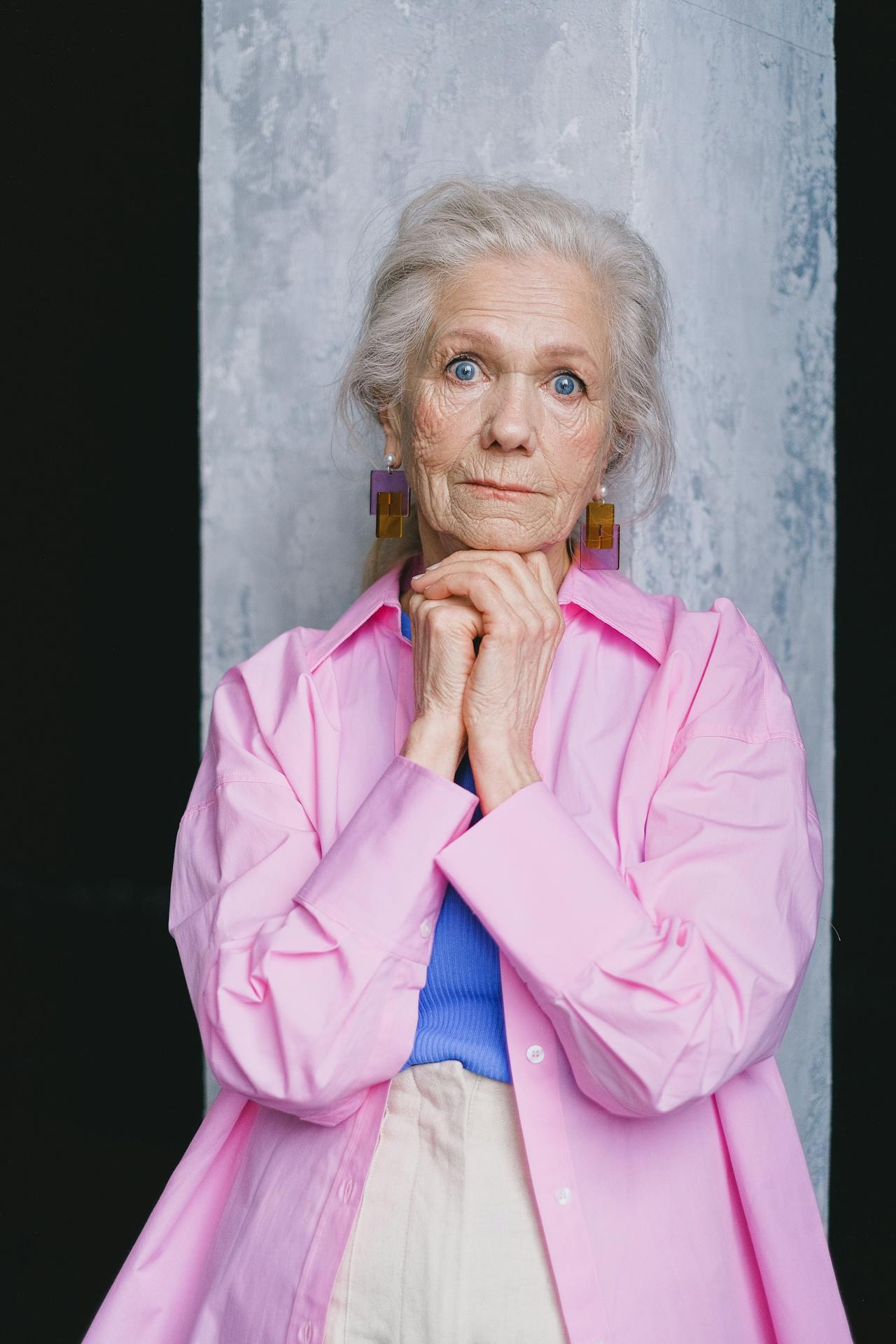 Una anciana ansiosa | Fuente: Pexels