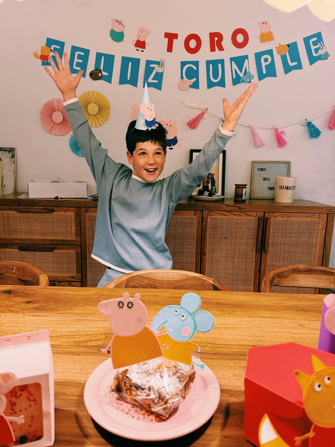 Juana Repetto celebró los 10 años de su primogénito Toribio en un festejo temático de Peppa Pig | Fuente: Instagram/juanarepettook