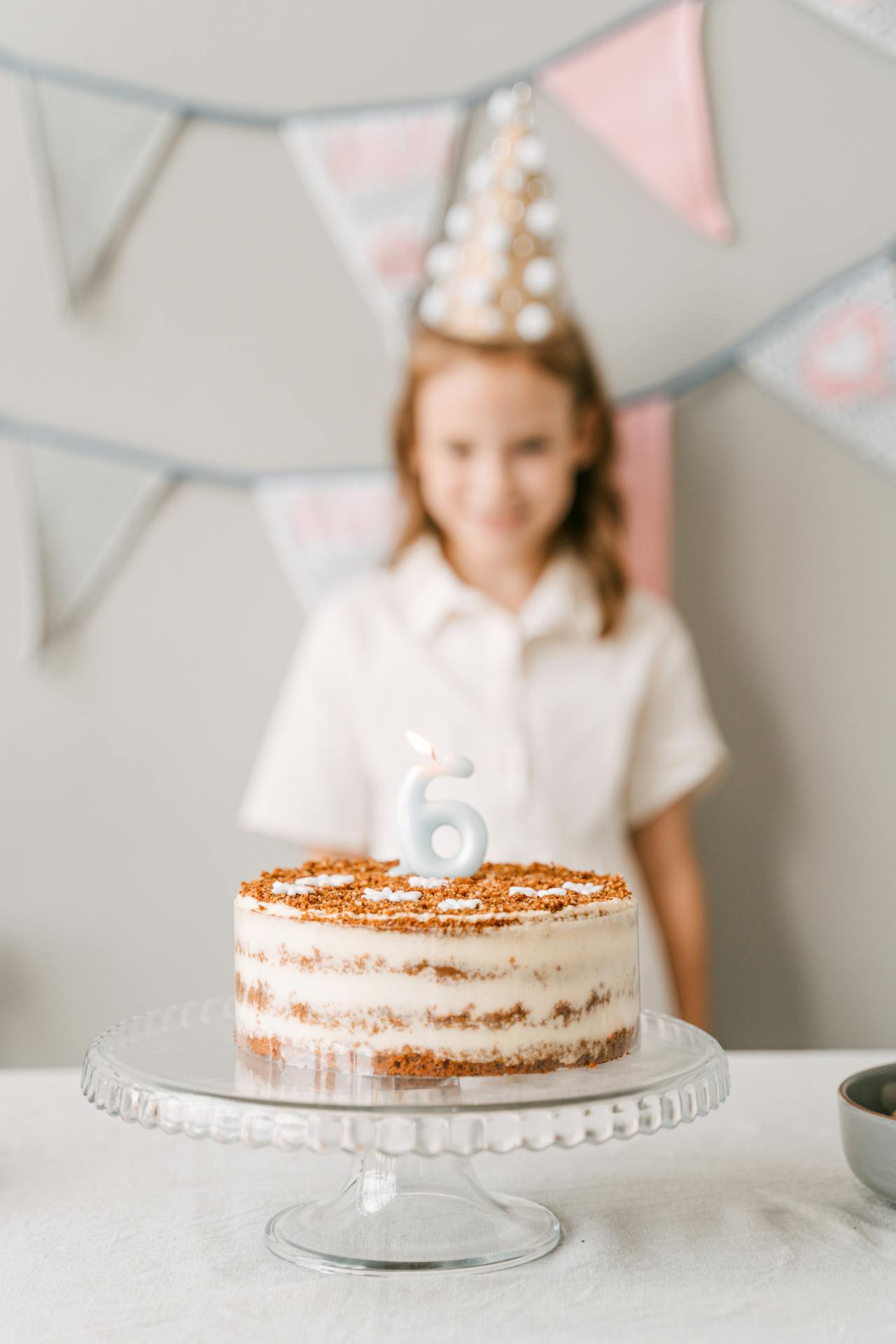 Una niña celebrando su 6º cumpleaños | Fuente: Pexels