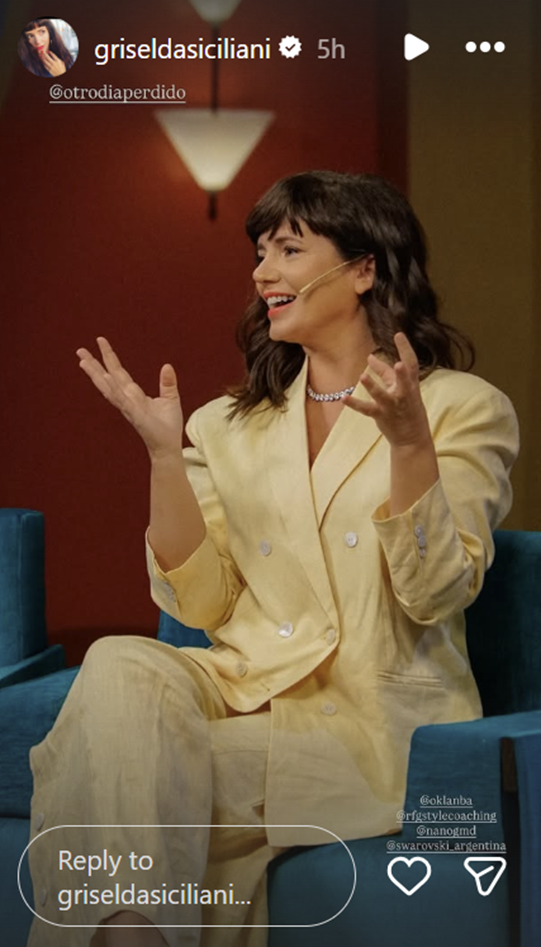 Griselda Siciliani mostrando su look en el programa de Mario Pergolini | Fuente: Instagram Stories/griseldasiciliani