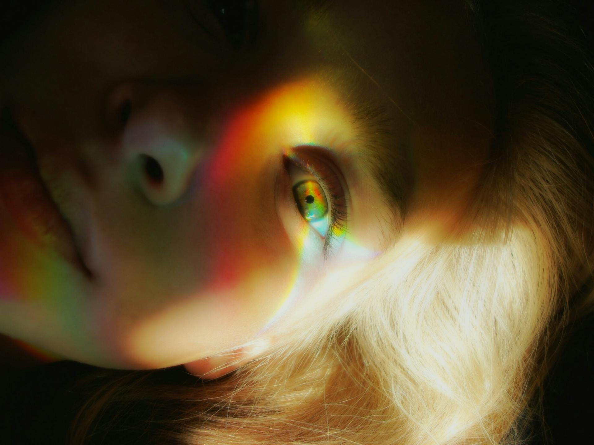 Una mujer de mirada triste | Fuente: Pexels