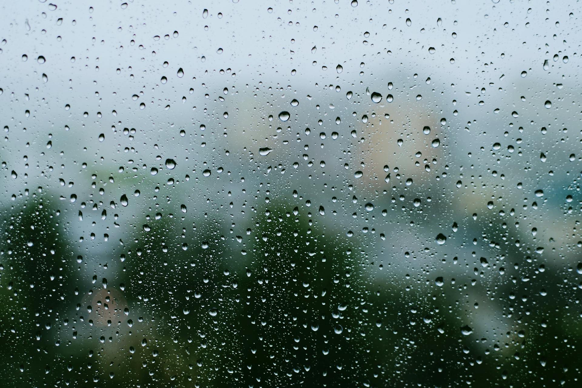 Gotas de lluvia en la ventana | Fuente: Pexels