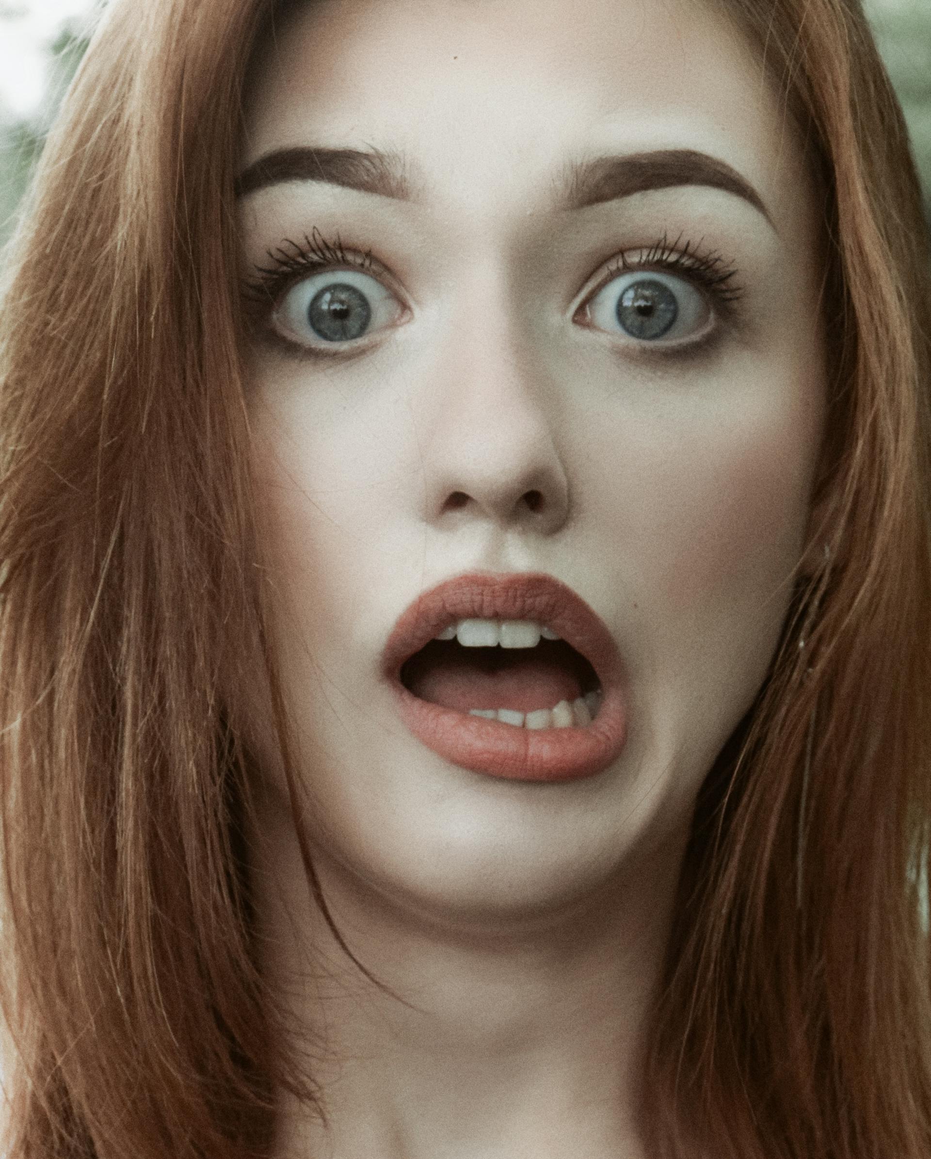 Una mujer mortificada | Fuente: Pexels