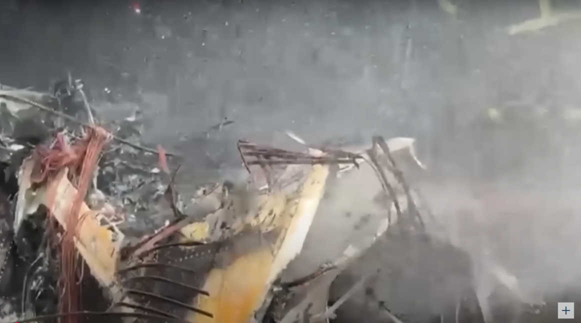 Labores de rescate y de control de daños tras el accidente. | Foto: YouTube/DW News