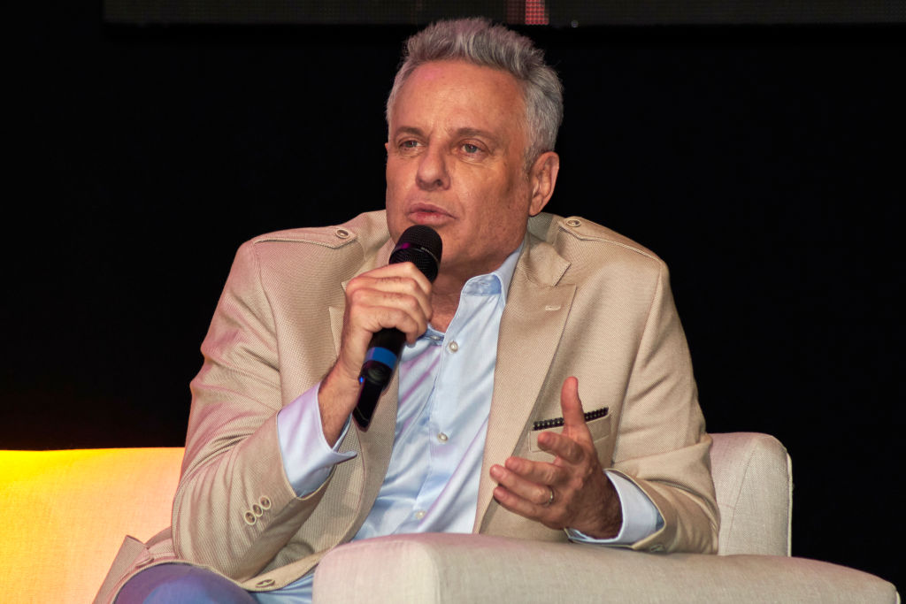 Alexis Ayala habla durante la presentación de la serie "Más vale sola" en Televisa San Ángel, el 26 de agosto de 2024 en la Ciudad de México, México. | Foto: Getty Images