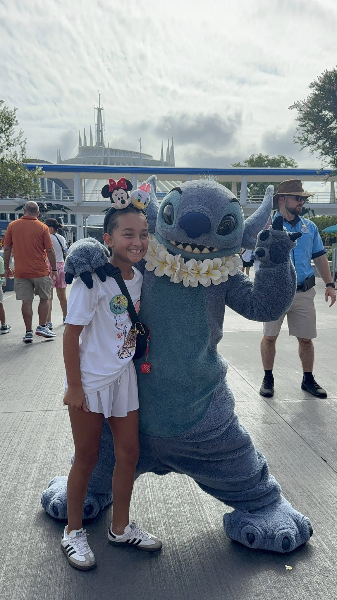 Sofía y Stitch. | Foto: facebook.com/BarbaraBermudoOficial