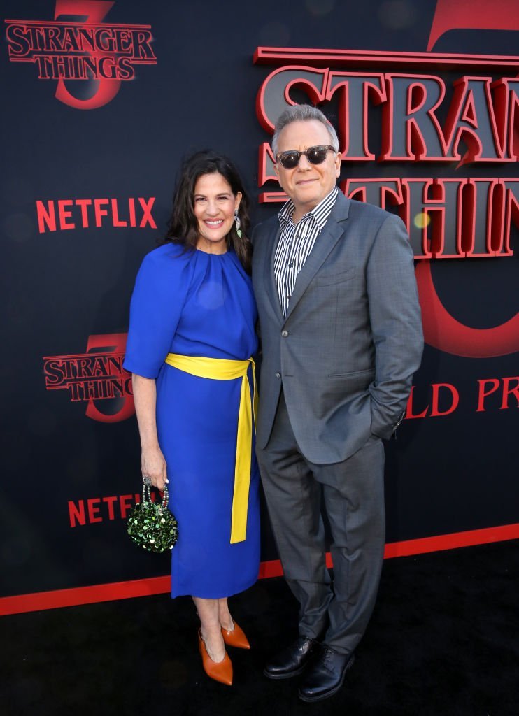 Paula Ravets y Paul Reiser el 28 de junio de 2019 en Santa Mónica, California | Fuente: Getty Images