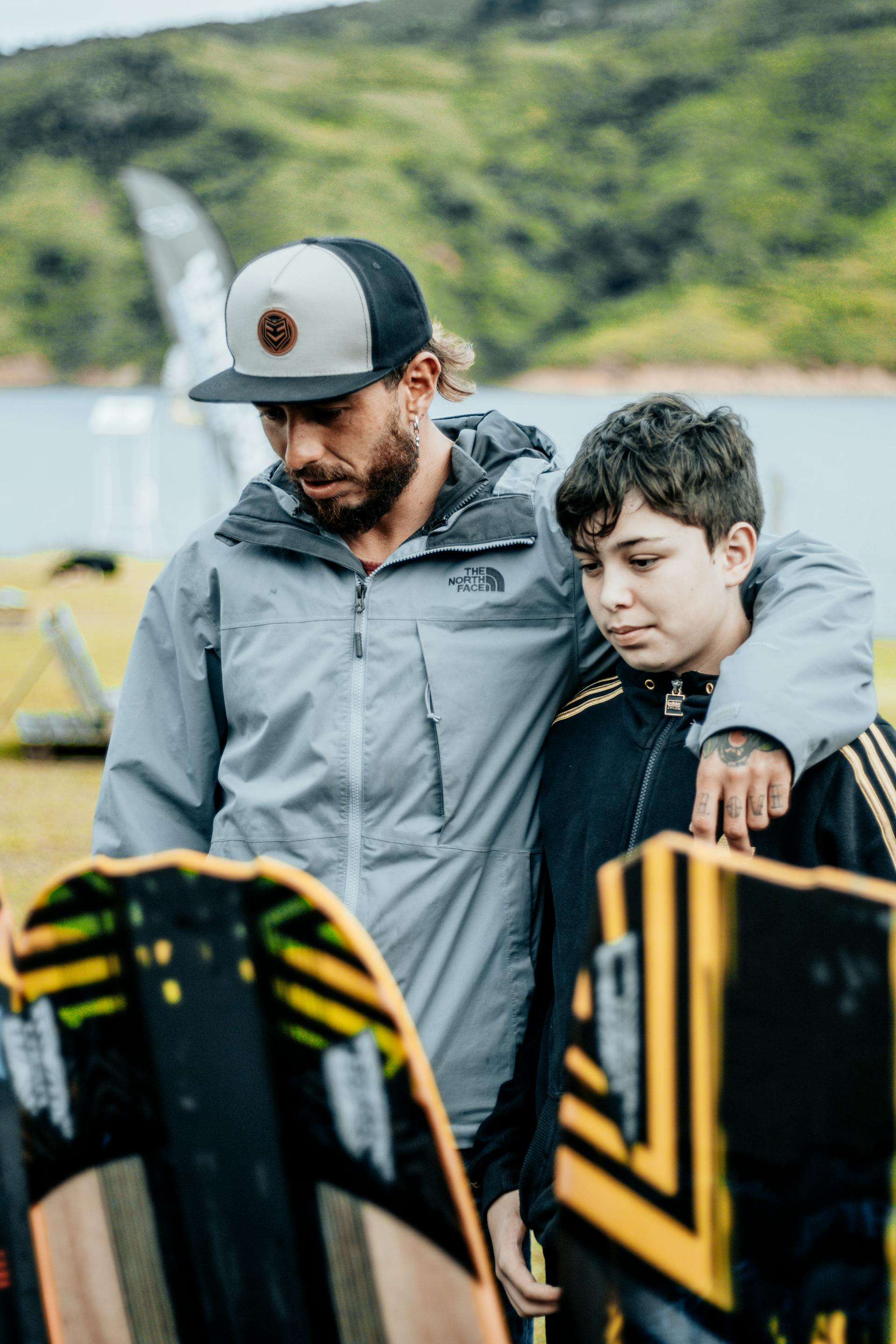 Un padre con su hijo | Fuente: Pexels