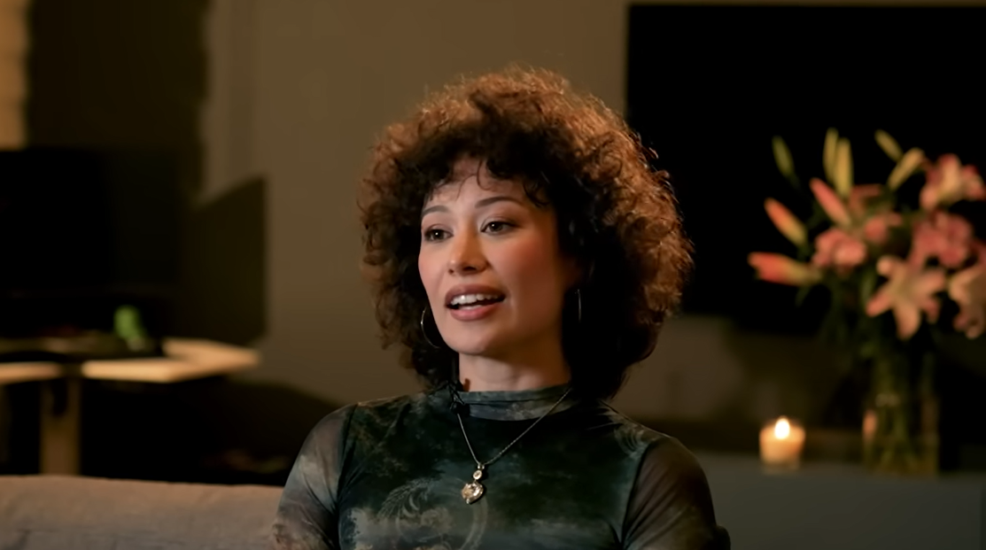 Daniela Bueno durante una entrevista con el periodista venezolano Luis Olavarrieta | Fuente: YouTube/Luis Olavarrieta