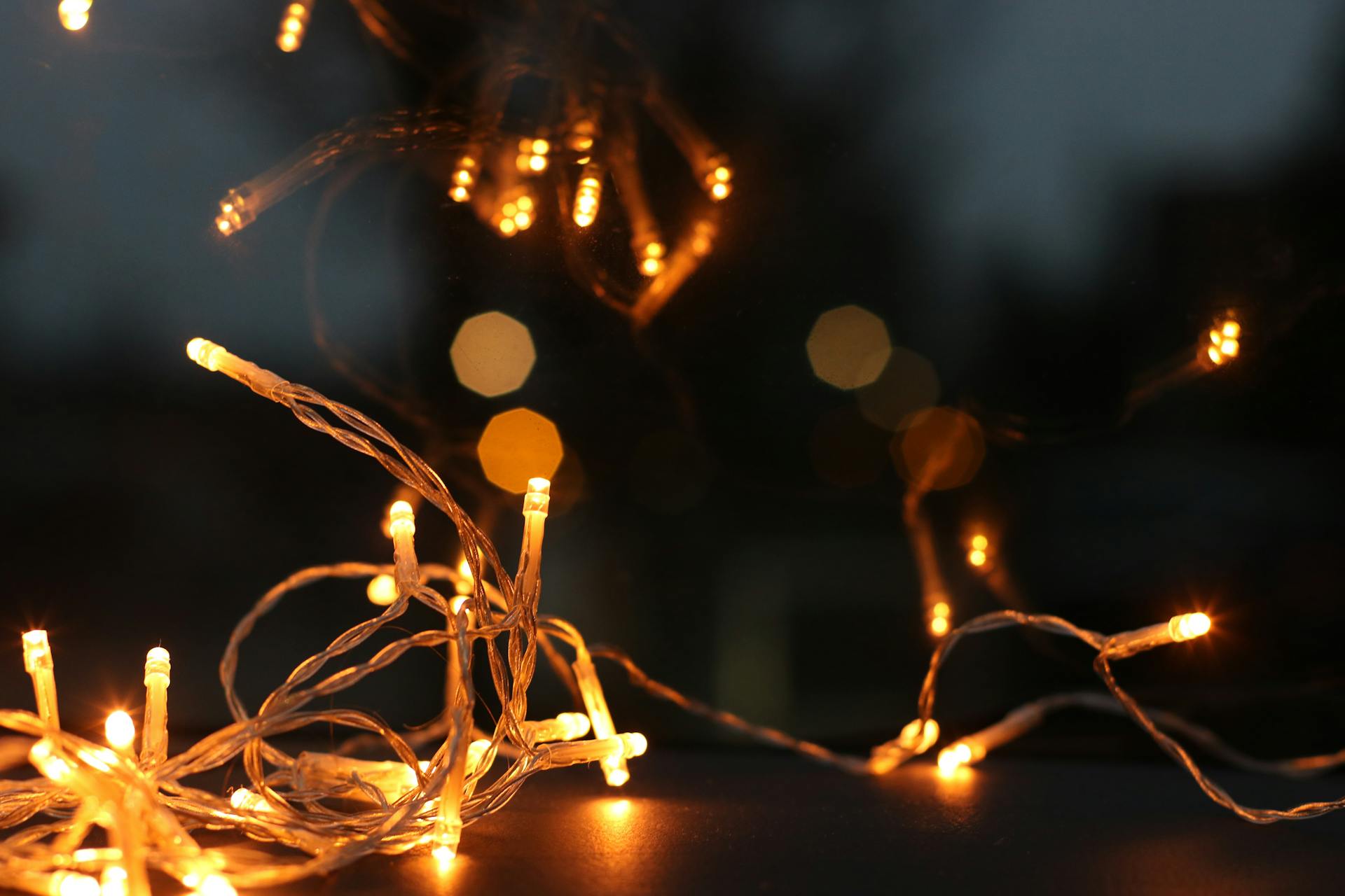 Un primer plano de las luces de Navidad | Fuente: Pexels