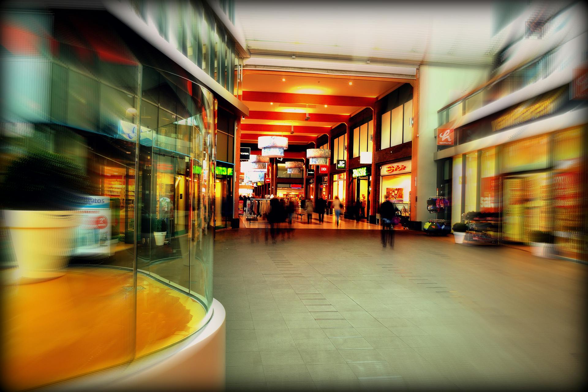 Un centro comercial | Fuente: Pexels