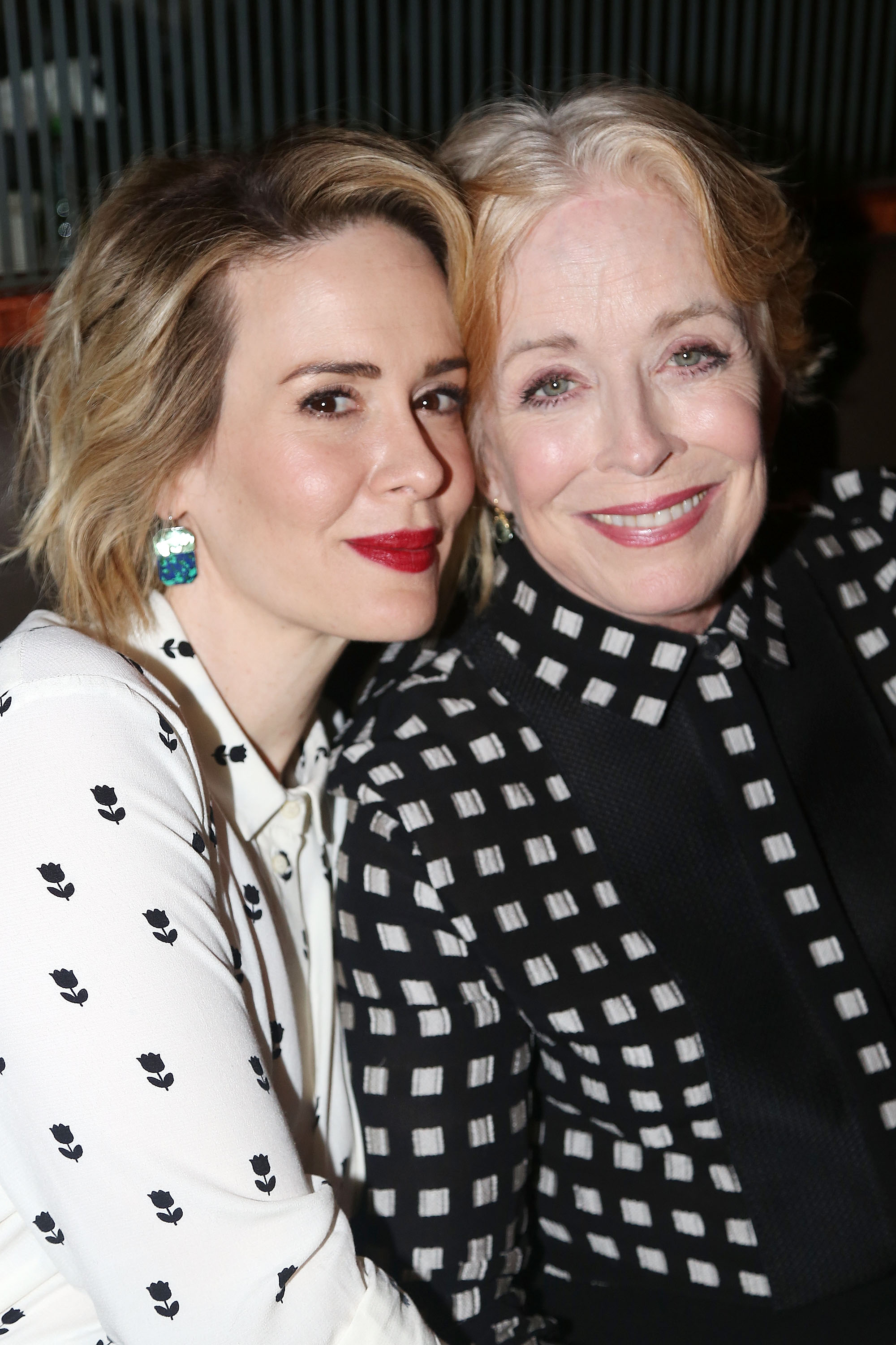 Sarah Paulson y Holland Taylor asisten a la fiesta posterior al estreno de "Ripcord" en Nueva York el 20 de octubre de 2015. Años después, Taylor afirmó que la pareja no tenía planes de casarse. | Fuente: Getty Images