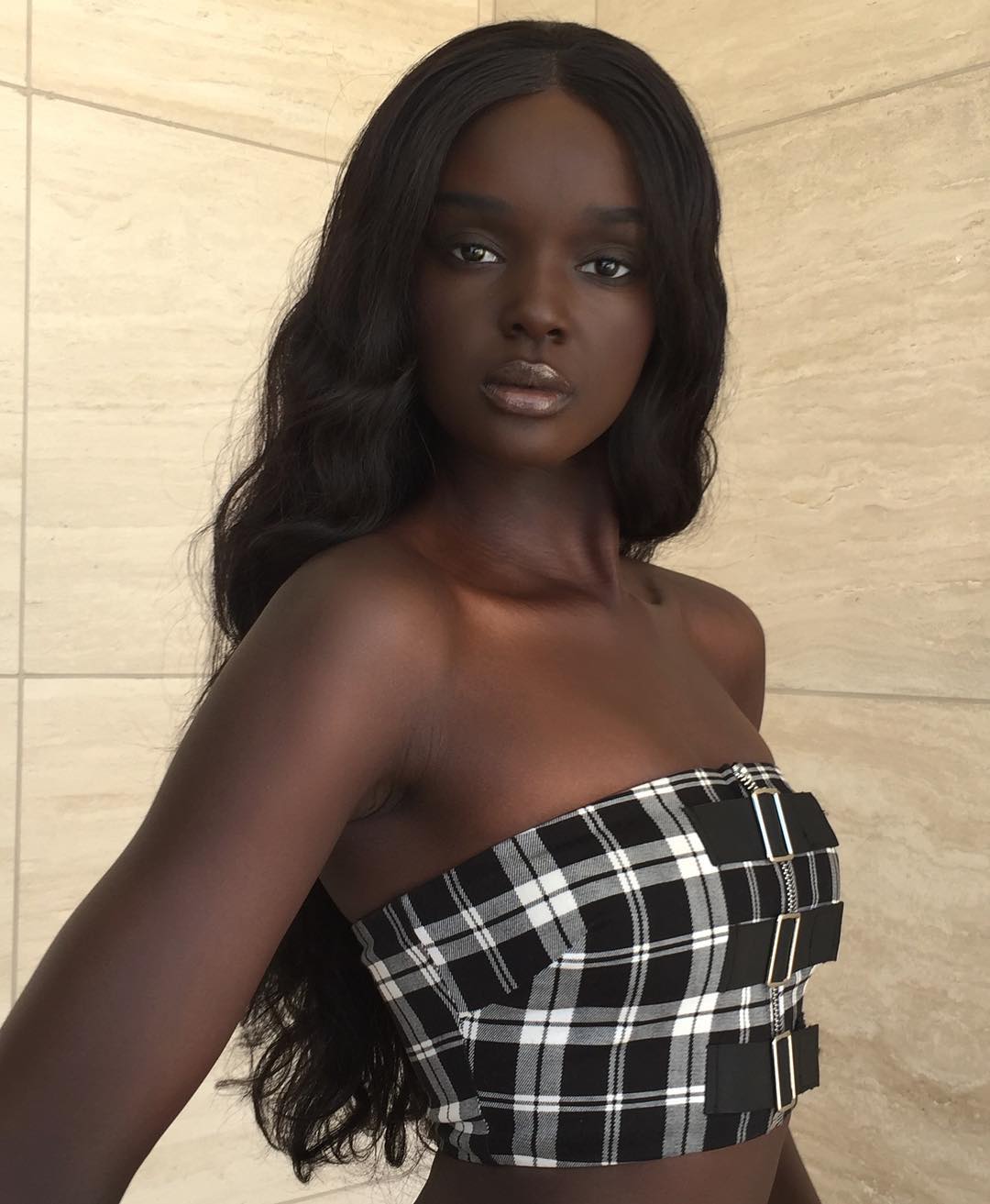 Nyadak "Duckie" Thot posando para una foto del 14 de mayo de 2018 | Fuente: Instagram/duckiethot