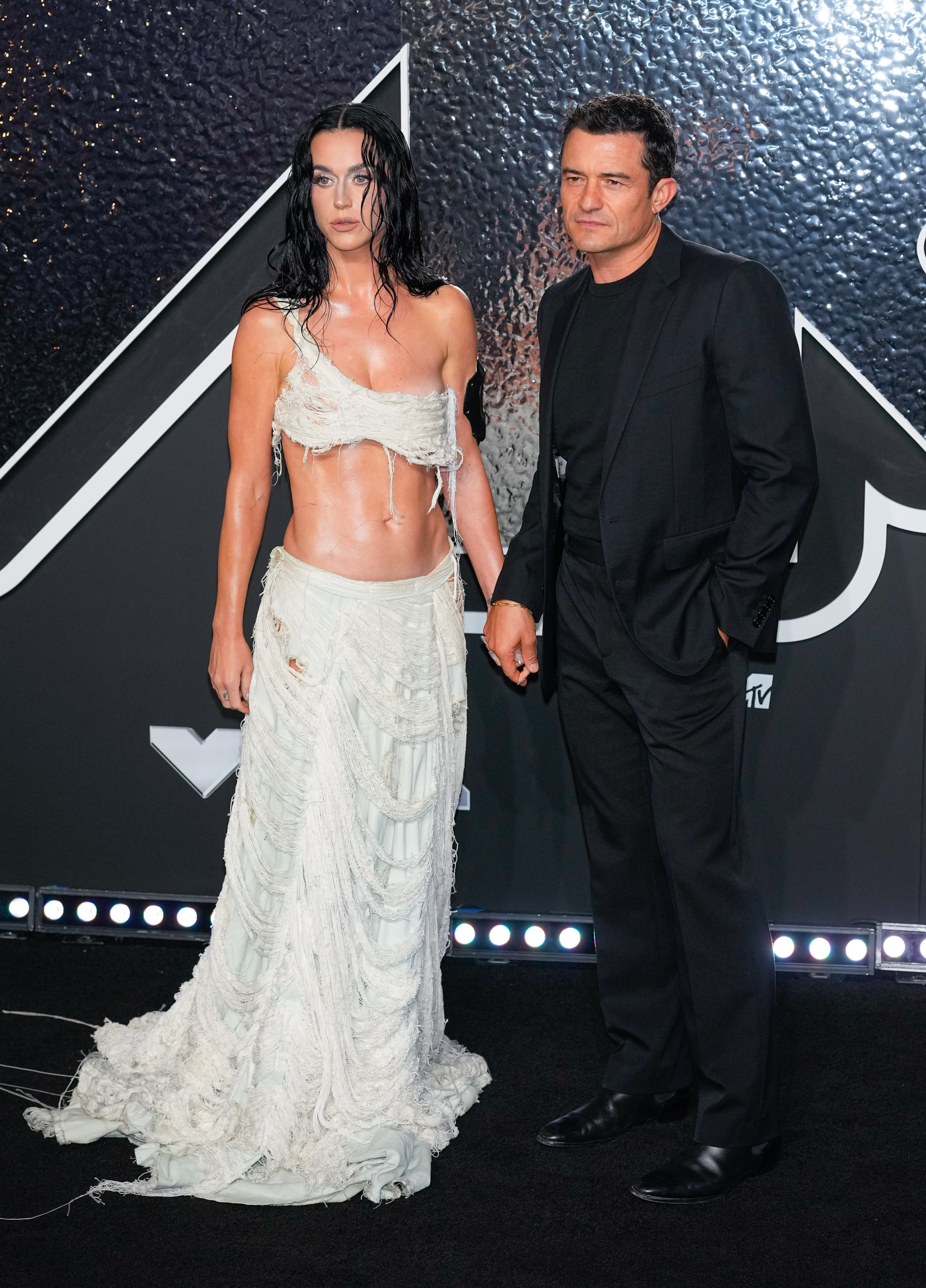 Katy Perry y Orlando Bloom llegan a los MTV Video Music Awards 2024 el 11 de septiembre de 2024, en Nueva York. | Fuente: Getty Images