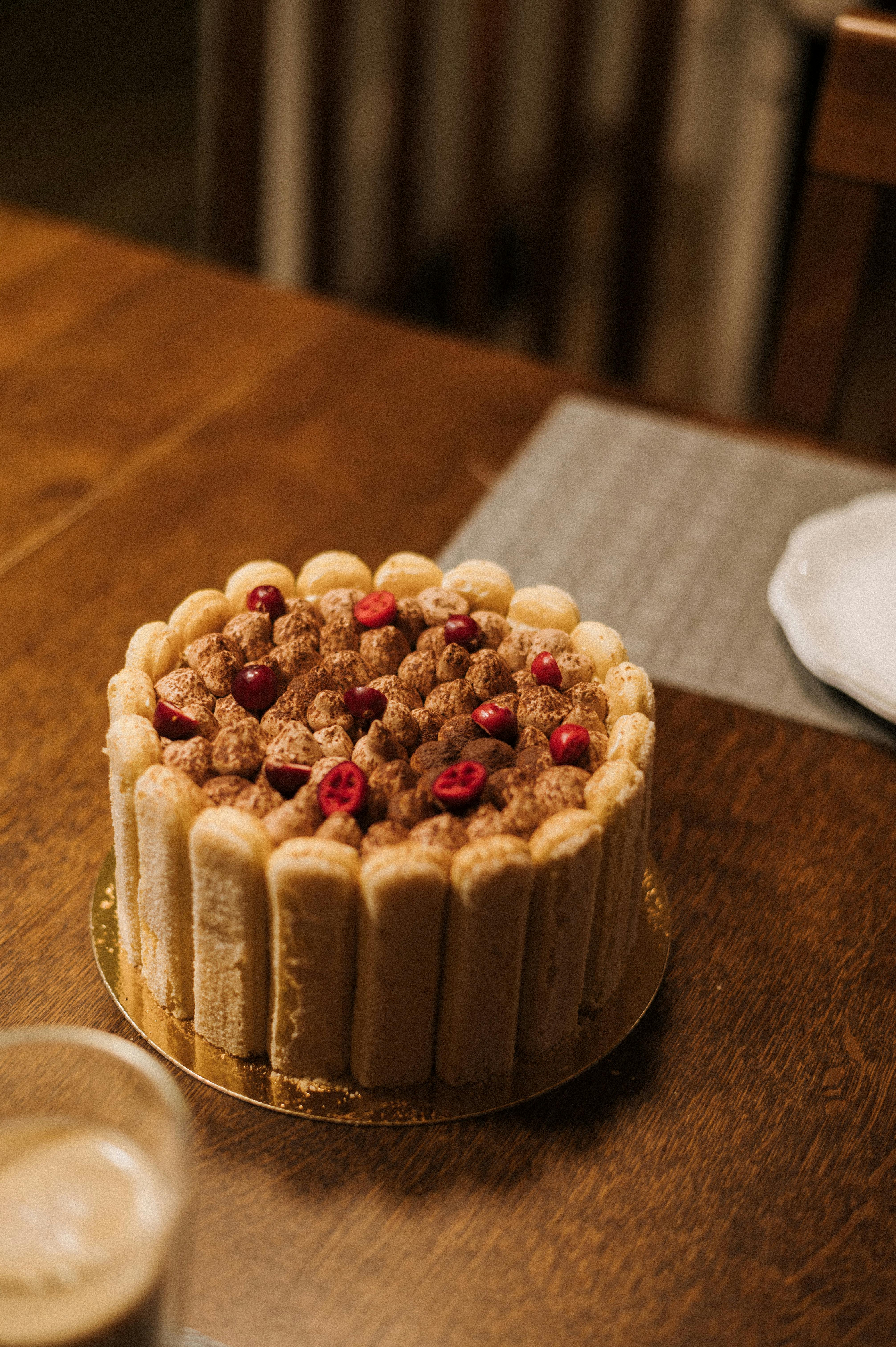 Pastel de tiramisú sobre una mesa | Fuente: Pexels