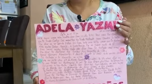 Madre de Adela Yasmín no pierde la esperanza de encontrar a su hija. | Fuente: YouTube/MILENIO.
