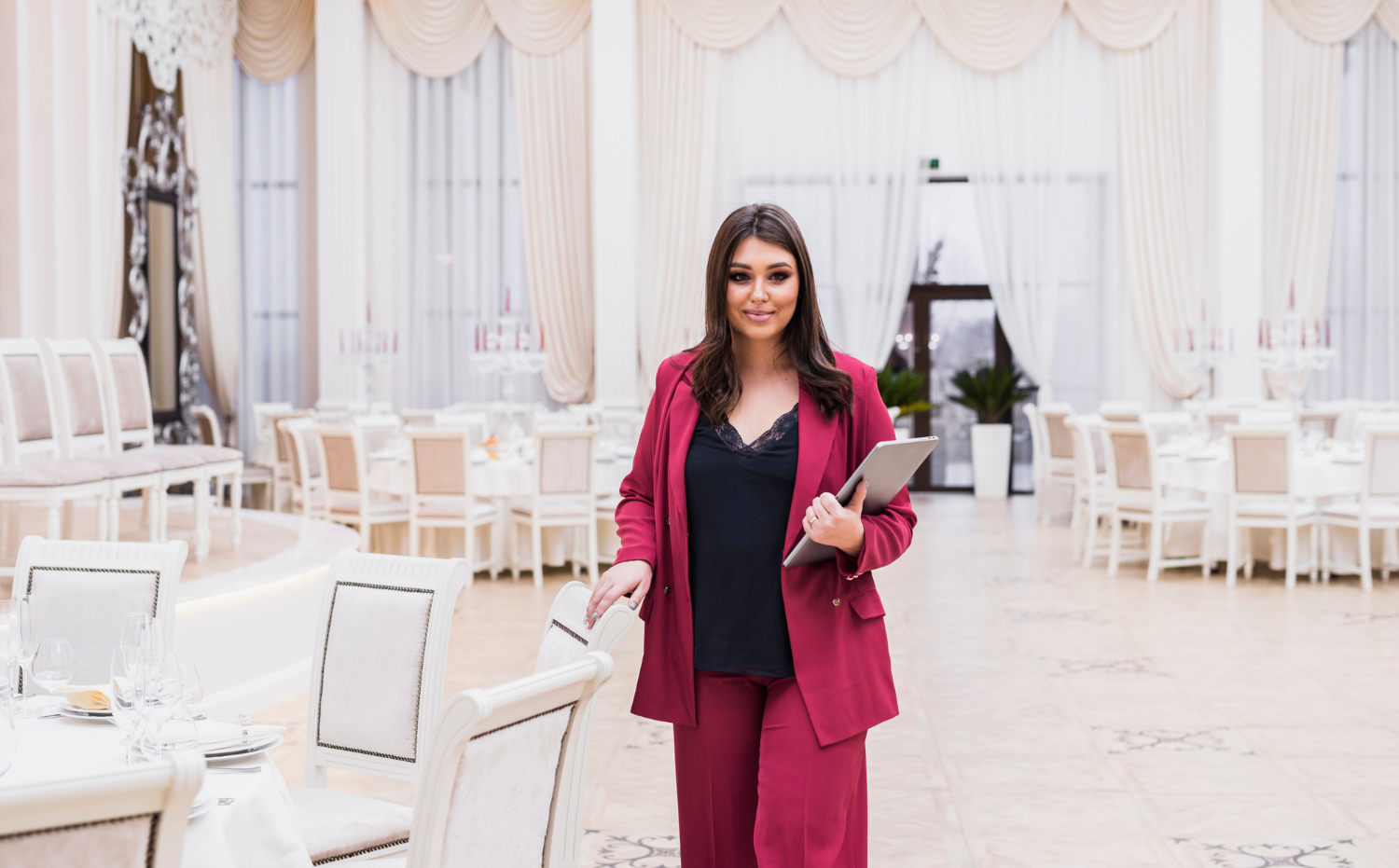 Una organizadora de bodas | Fuente: Freepik