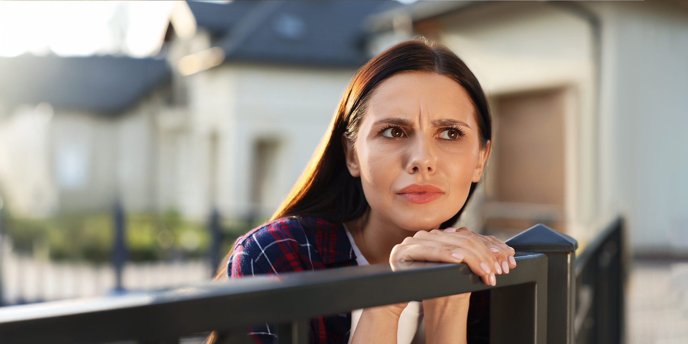 Mujer incrédula | Fuente: Shutterstock