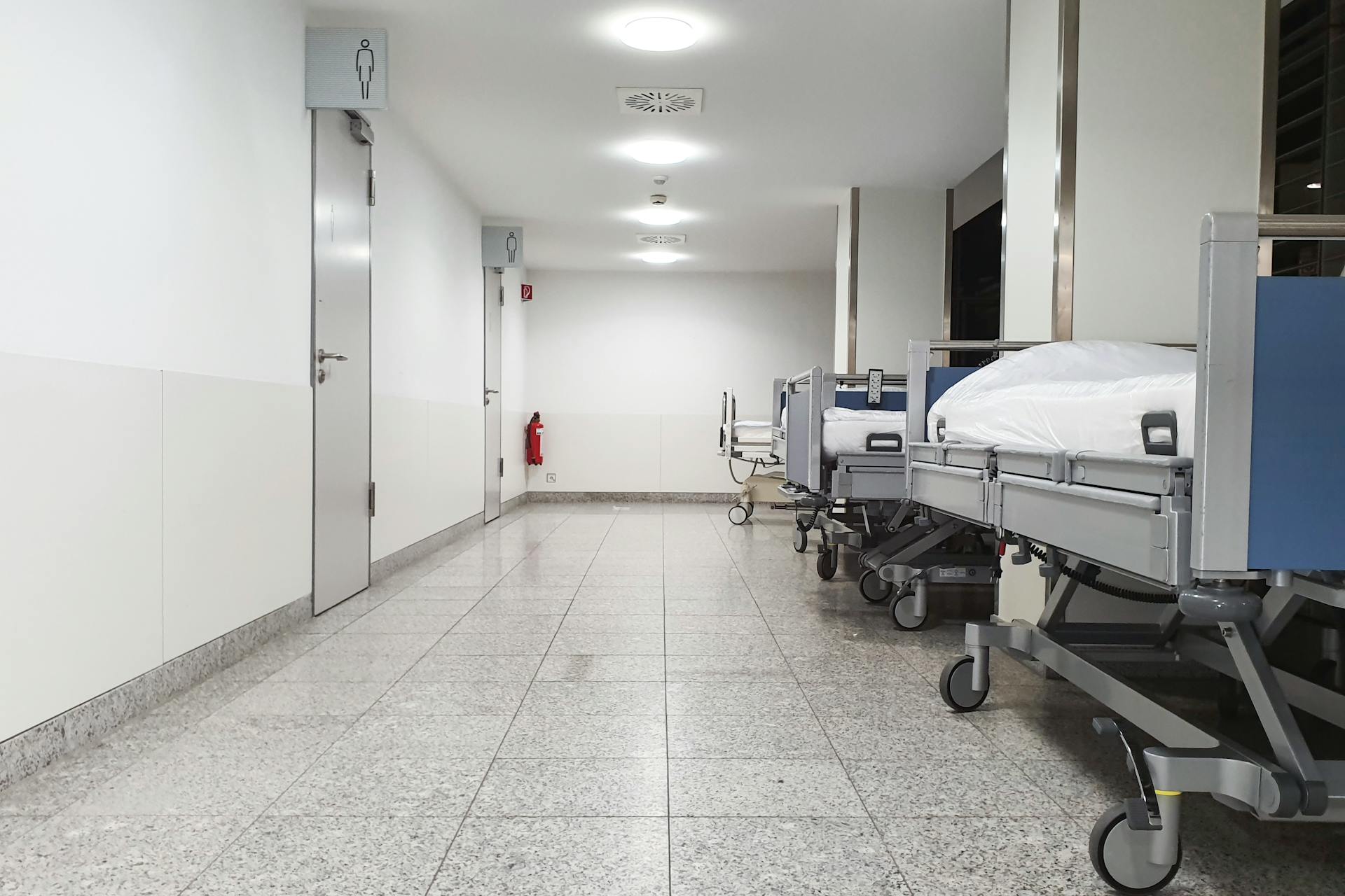 Un pasillo en un hospital | Fuente: Pexels
