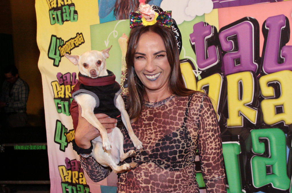 Consuelo Duval, “Nacaranda”, posa durante una misa por el programa “Tal para cual” en Televisa San Ángel el 13 de enero de 2025 en Ciudad de México, México. | Foto: Getty Images