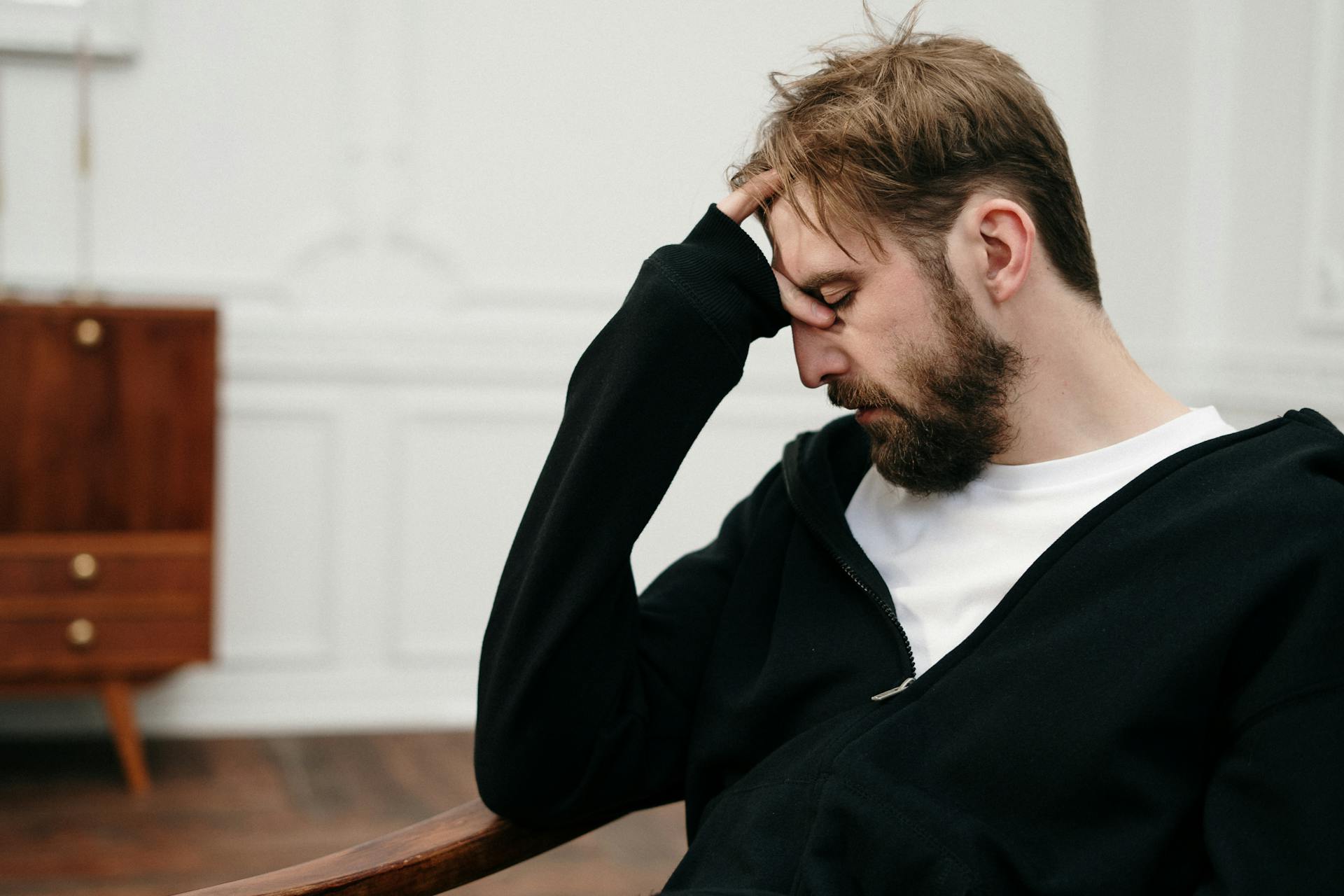 Un hombre deprimido | Fuente: Pexels