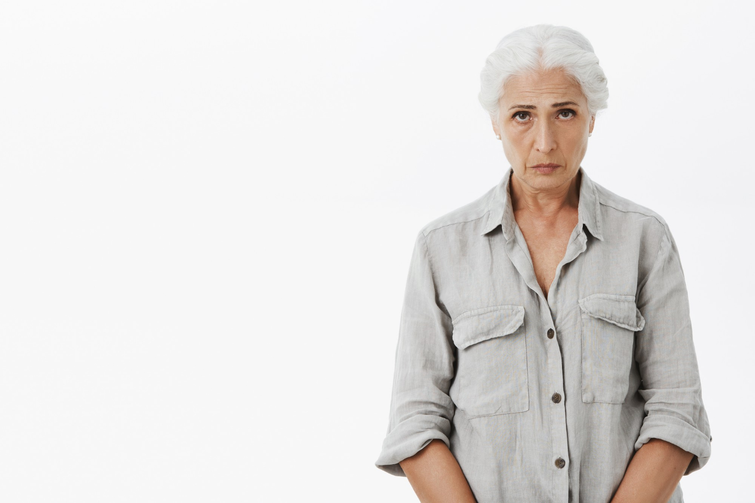 Una mujer mayor triste | Fuente: Freepik