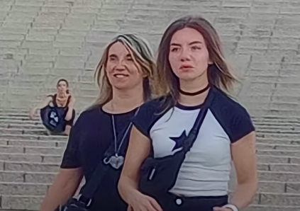 Tania Gandolfi y su hija mayor, fallecida también en el accidente. | Foto: YouTube/Todo Noticias