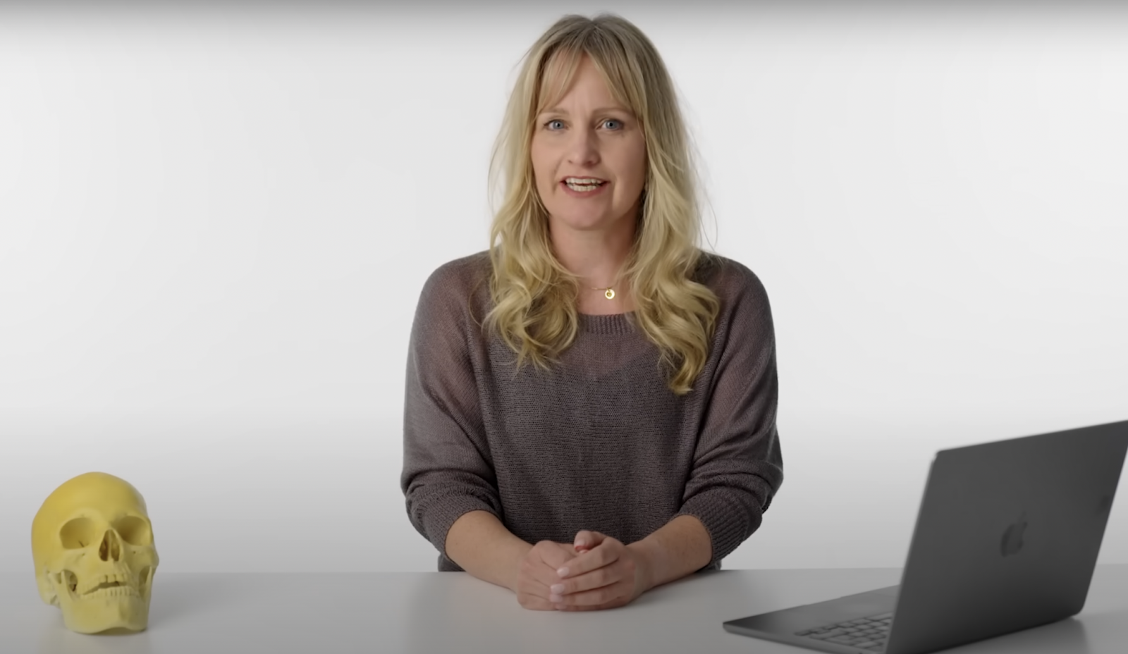 La Dra. Cat Jarman respondiendo preguntas para Wired en septiembre de 2024. | Fuente: YouTube/WIRED