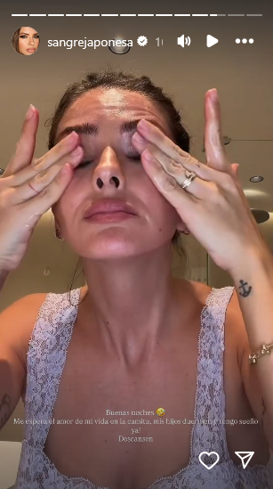 Eugenia "La China" Suárez quitándose el maquillaje | Fuente: Instagram Stories/sangrejaponesa