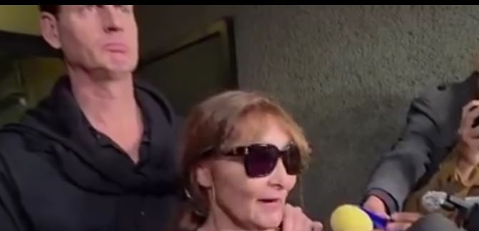 Los padres de Fede Dorcaz hablando con periodistas | Fuente: X.com/POSTAEntre