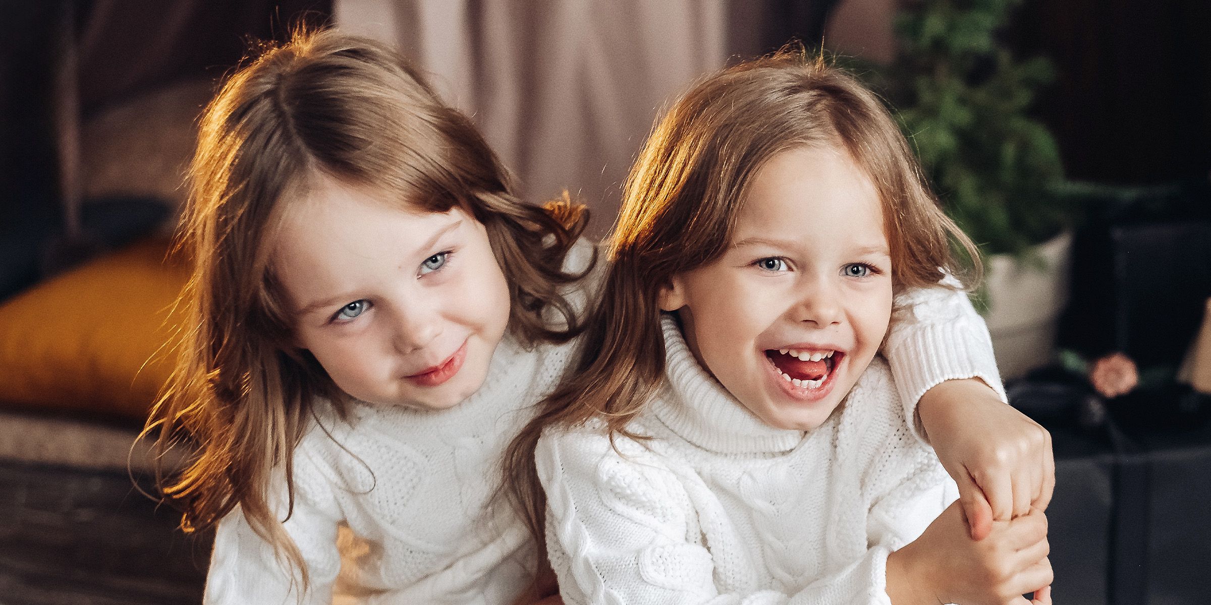 Niñas gemelas | Fuente: Freepik