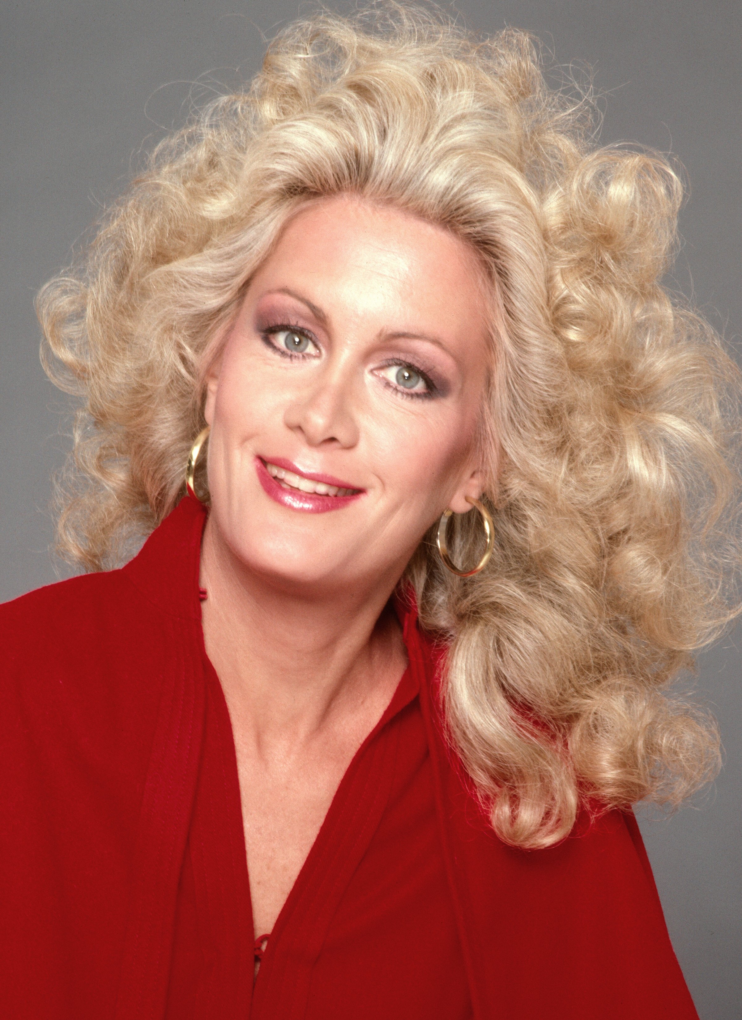 Joan Van Ark posa para una foto el 1 de enero de 1983, en Los Ángeles, California. | Fuente: Getty Images.