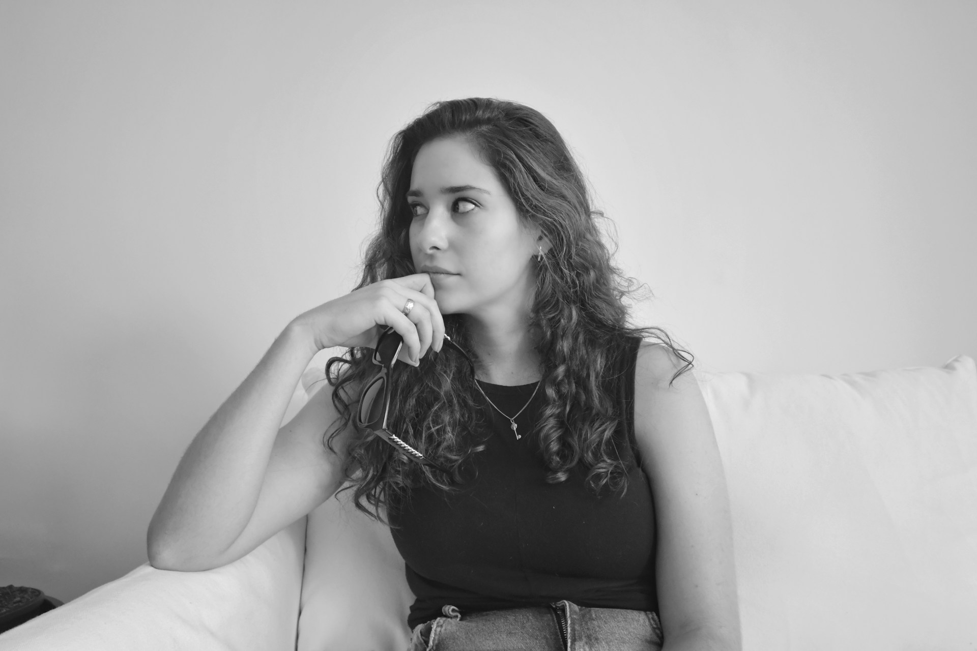 Una mujer reflexiva | Fuente: Unsplash