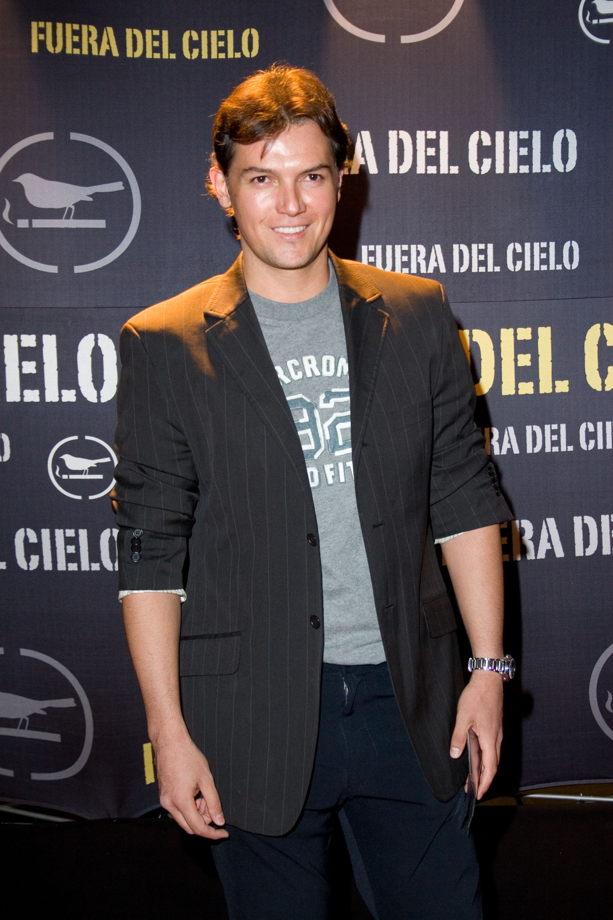 Aarón Beas durante el estreno de "Fuera Del Cielo" en Ciudad de México - Alfombra roja en Cinemex Antara, Ciudad de México, México. | Fuente: Getty Images