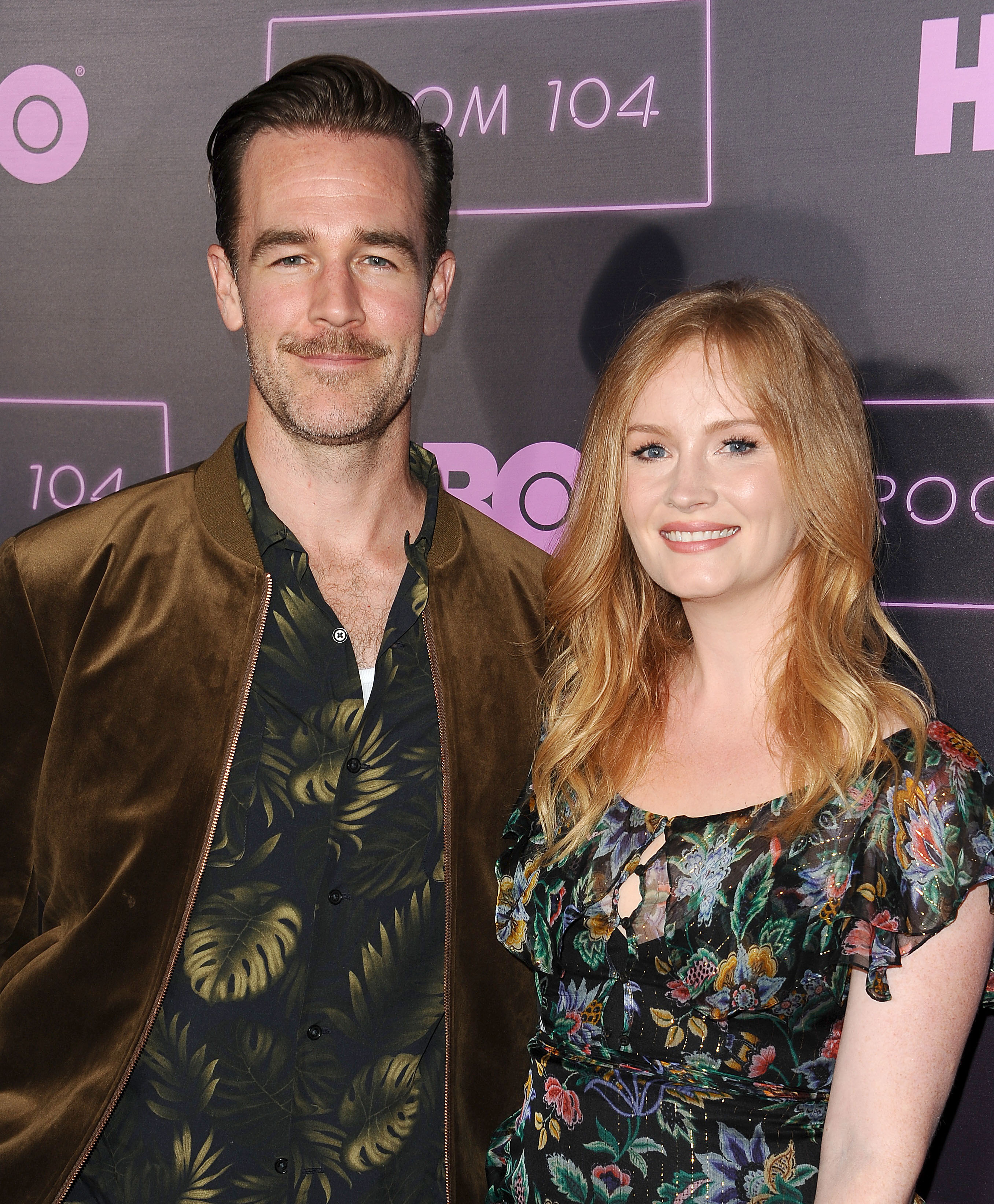 James y Kimberly Van Der Beek asisten al estreno de "Room 104", 2017 | Fuente: Getty Images
