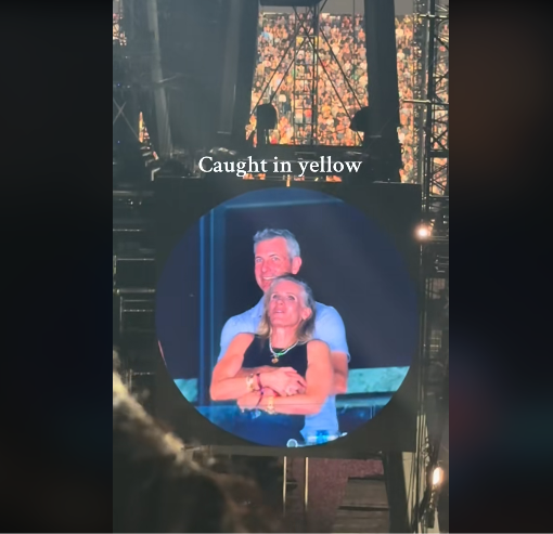 Andy Byron y Kristin Cabot son captados en la "Kiss cam" de un concierto de Coldplay, desatando una controversia en redes sociales. | Fuente: TikTok/Edwina.