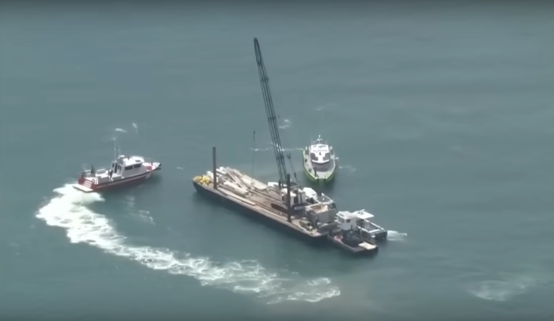 Botes de rescate en la Bahía de Biscayne en Miami | Fuente: YouTube/WPLG Local 10