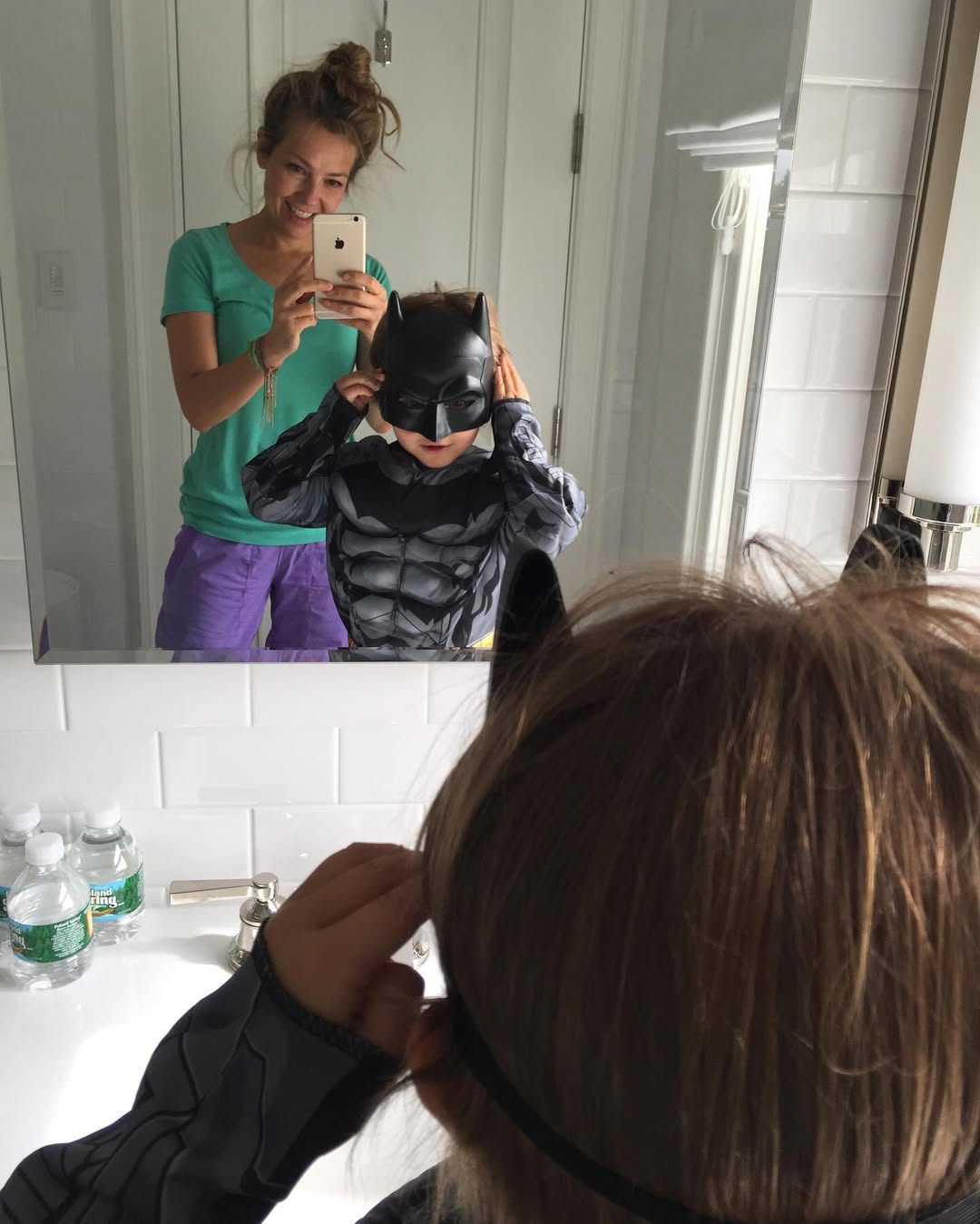 Thalía con su hijo Matthew Alejandro en su publicación de felicitación por su cumpleaños número 14 | Fuente: Instagram/thalia
