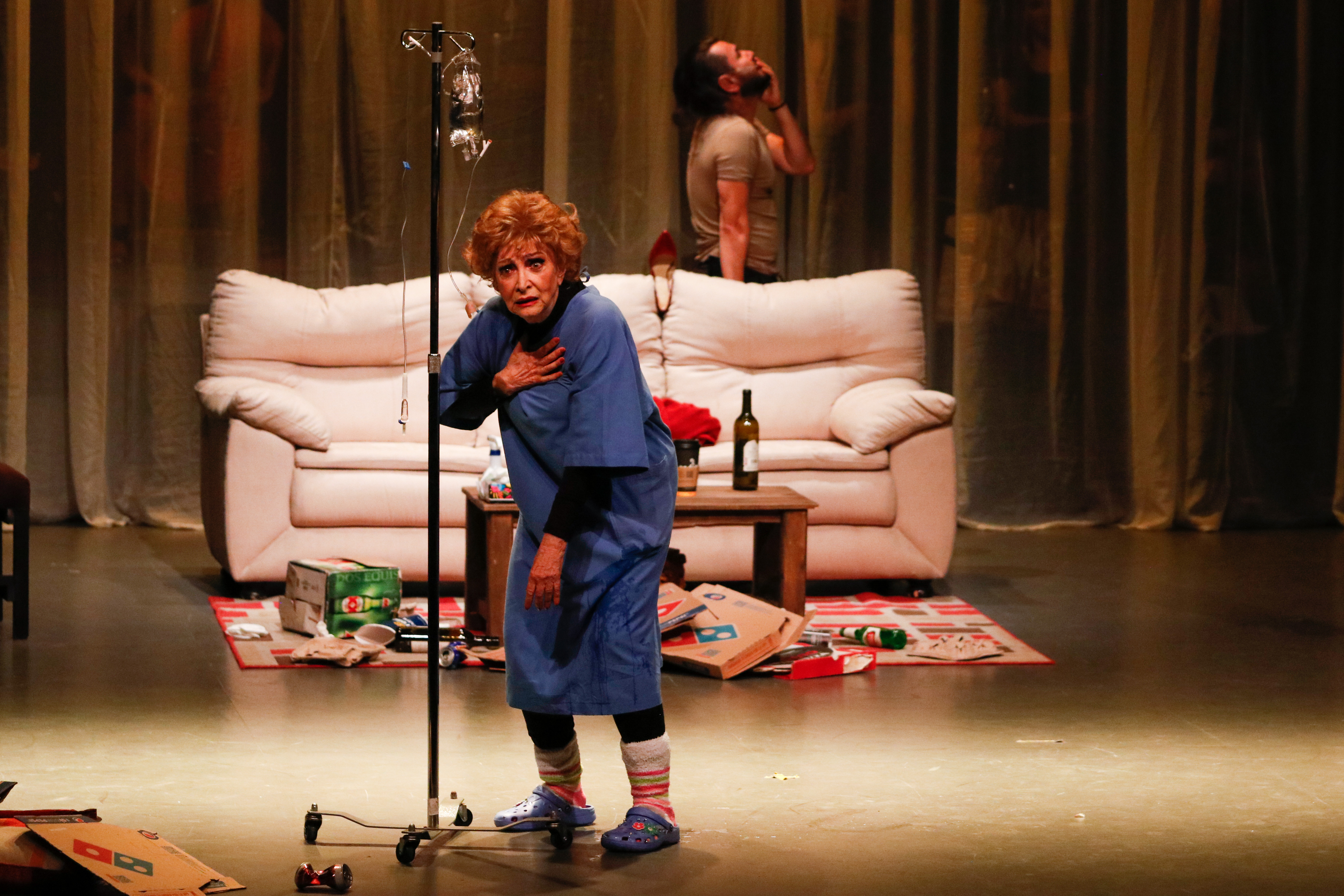 Norma Lazareno actuando durante el estreno de la obra Los huevos de mi madre, en el Teatro San Rafael el 7 de septiembre de 2022 en la Ciudad de México, México. | Fuente: Getty Images.
