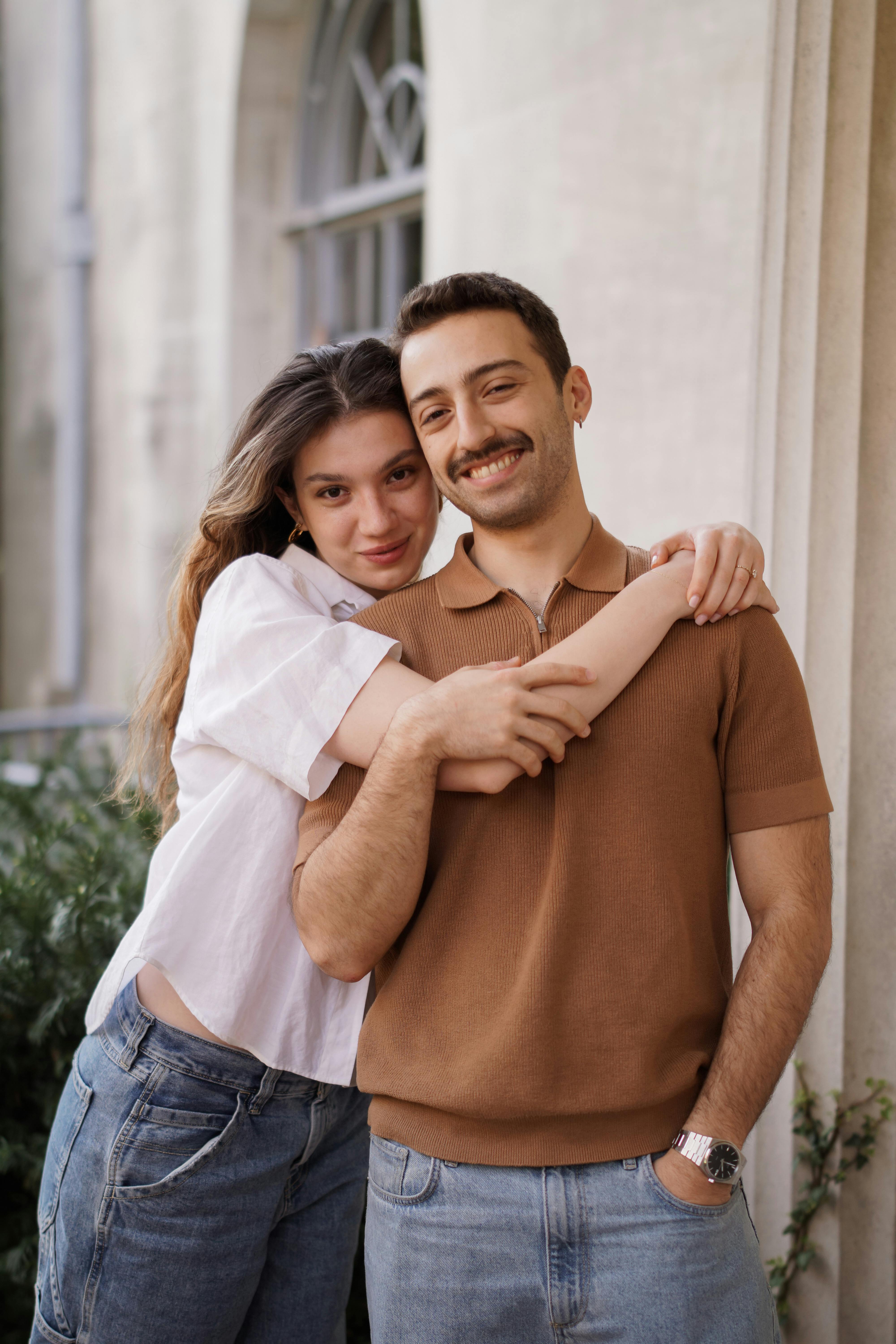 Una pareja sonriente | Fuente: Pexels