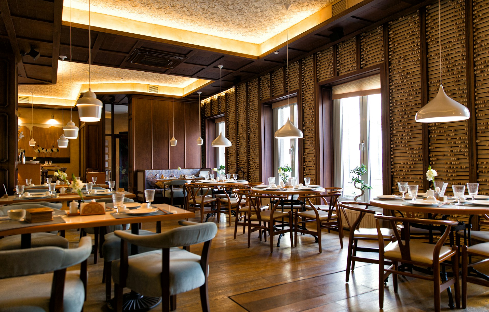 El interior de un restaurante | Fuente: Pexels