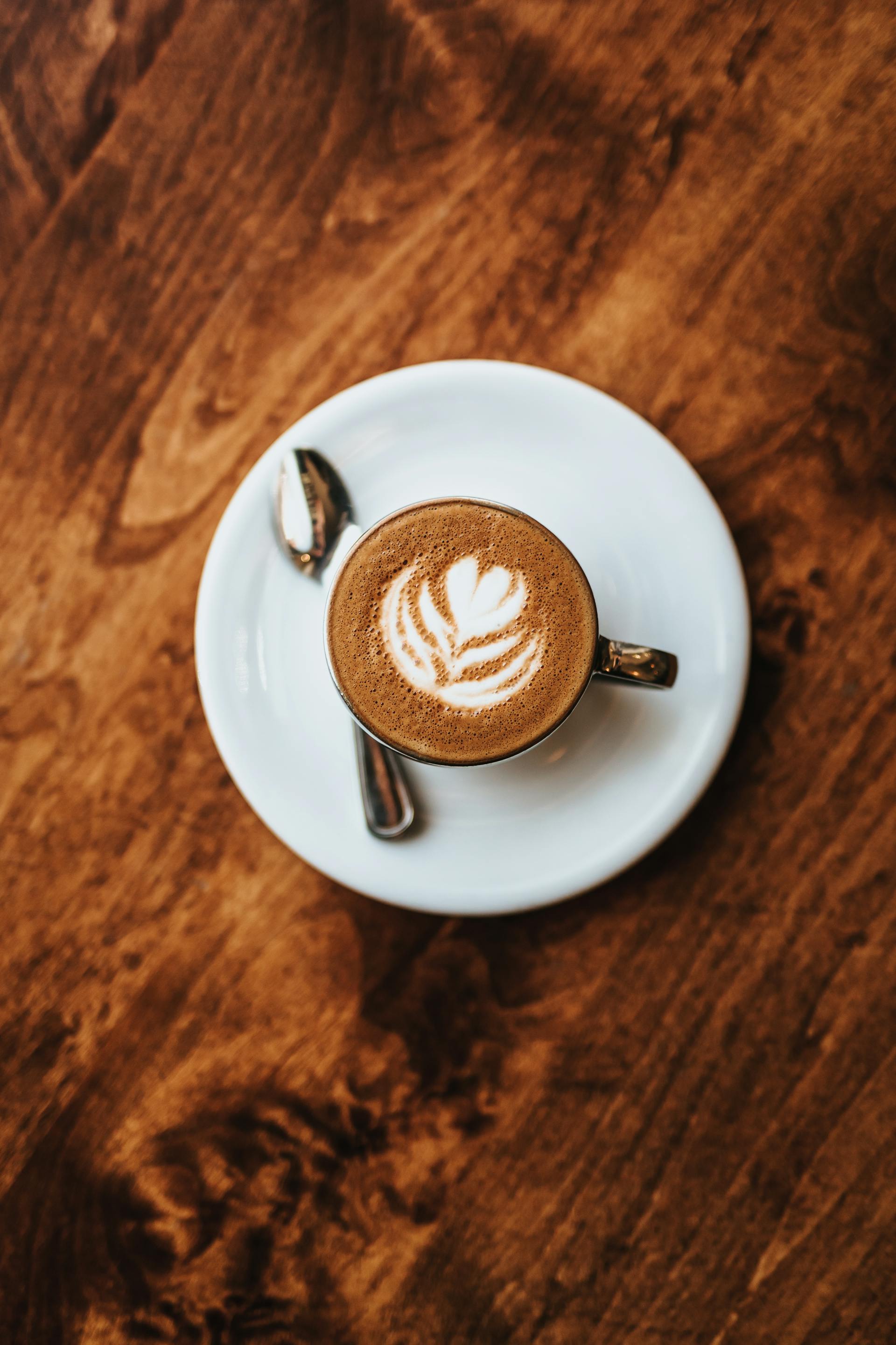 Una taza de café sobre una mesa | Fuente: Pexels
