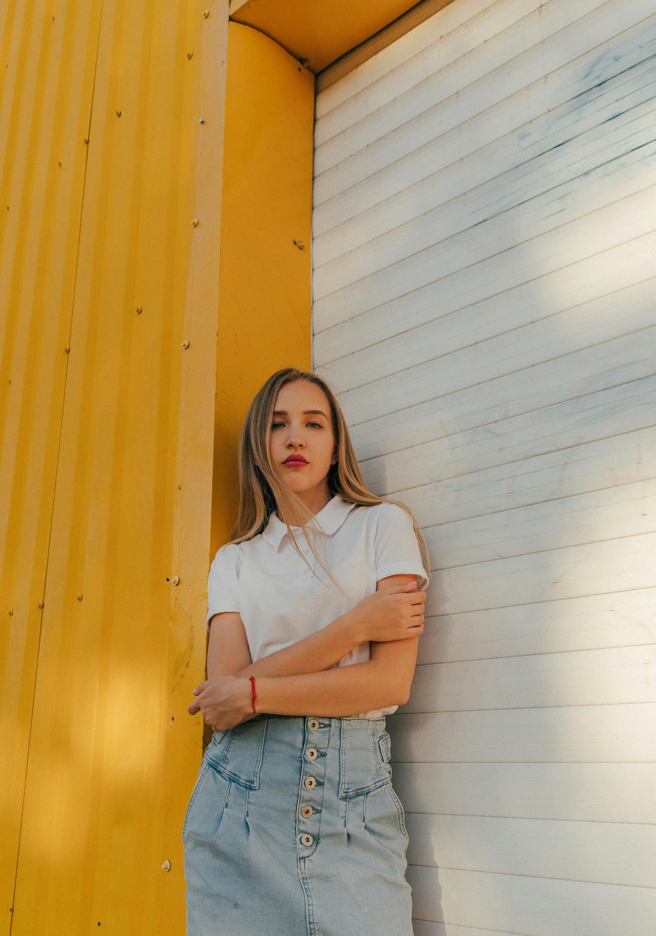 Una mujer seria | Fuente: Pexels