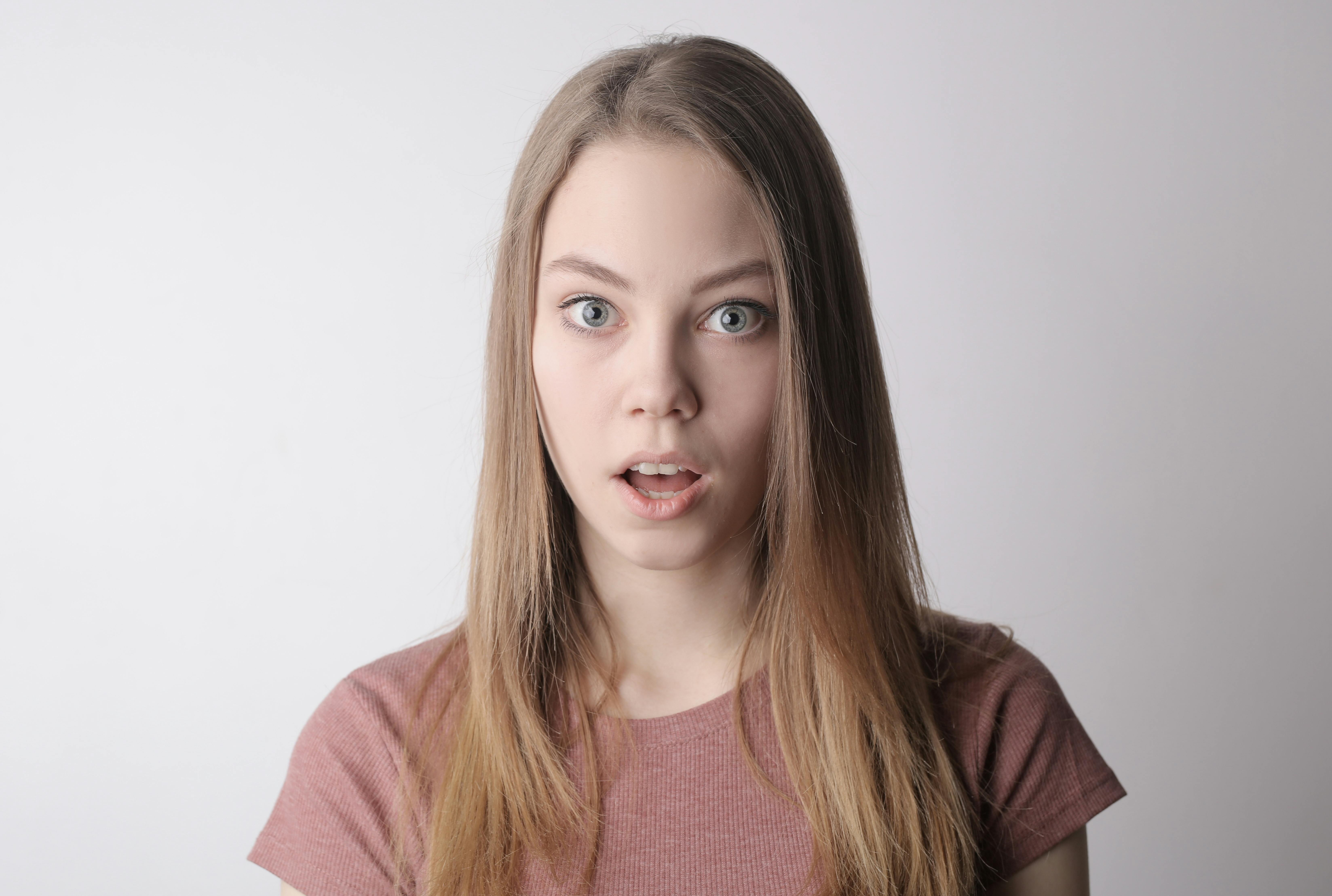 Una mujer conmocionada | Fuente: Pexels