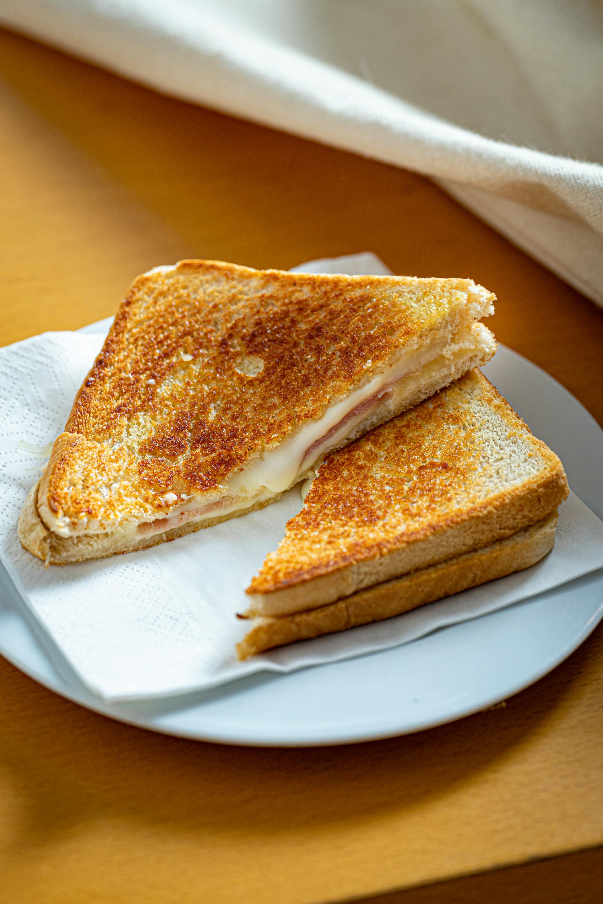 Un bocadillo de queso a la plancha | Fuente: Pexels