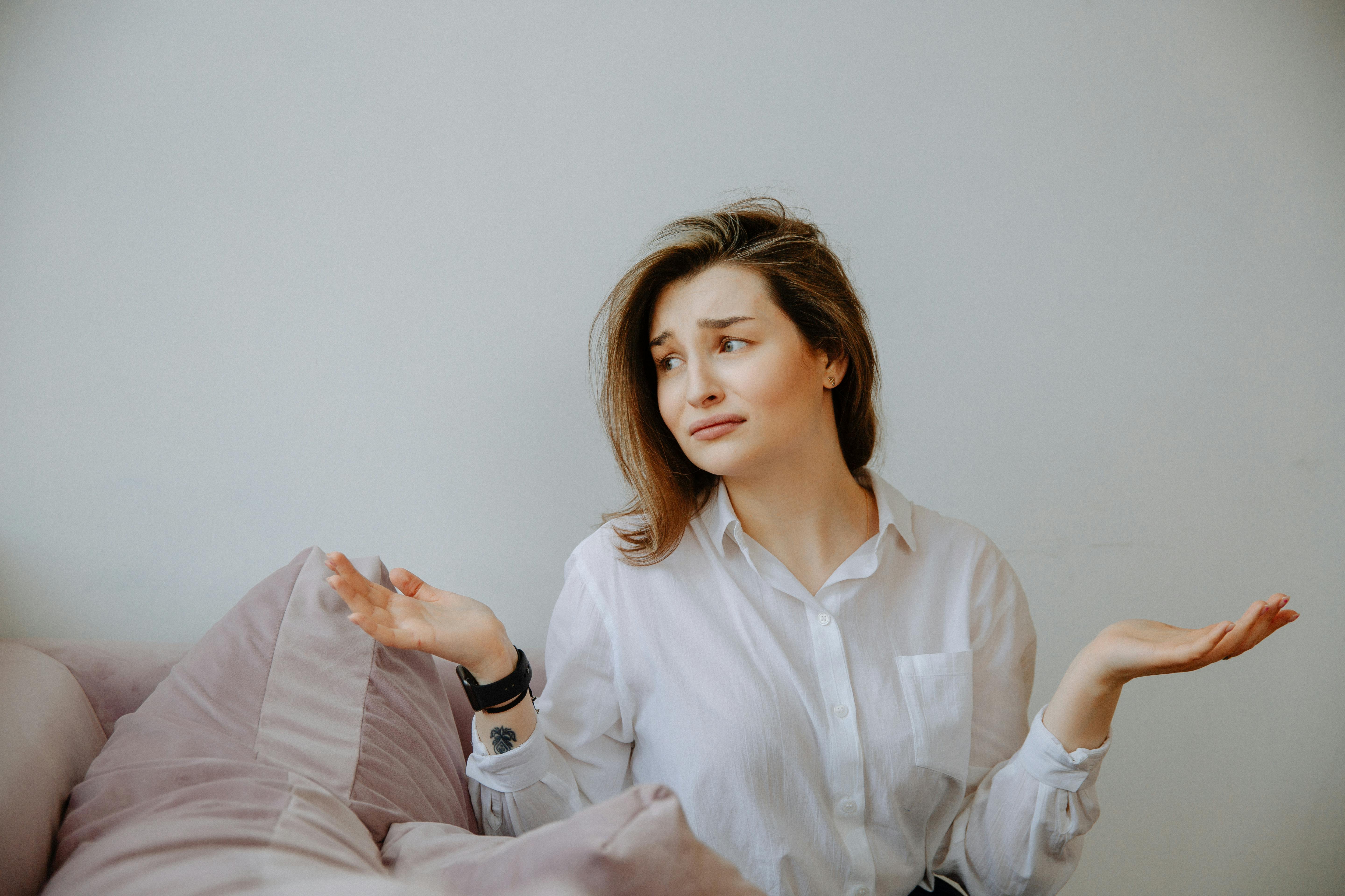 Una mujer confundida | Fuente: Pexels