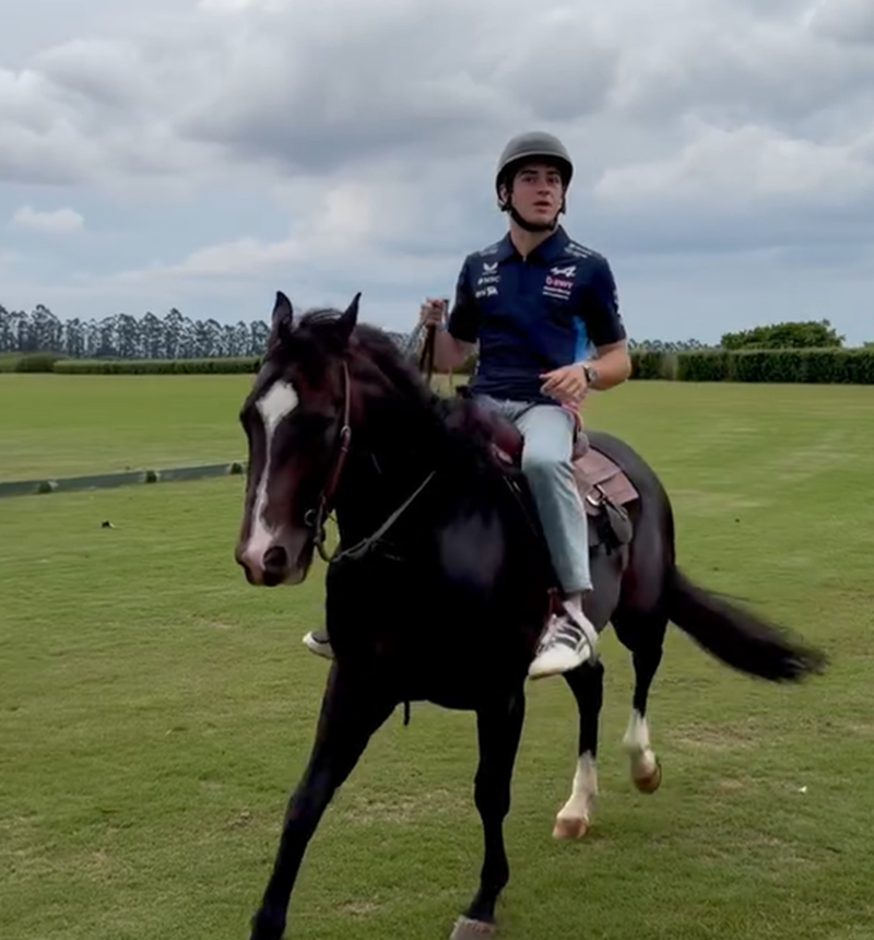 Franco Colapinto montando a caballo | Fuente: Instagram/francolapinto